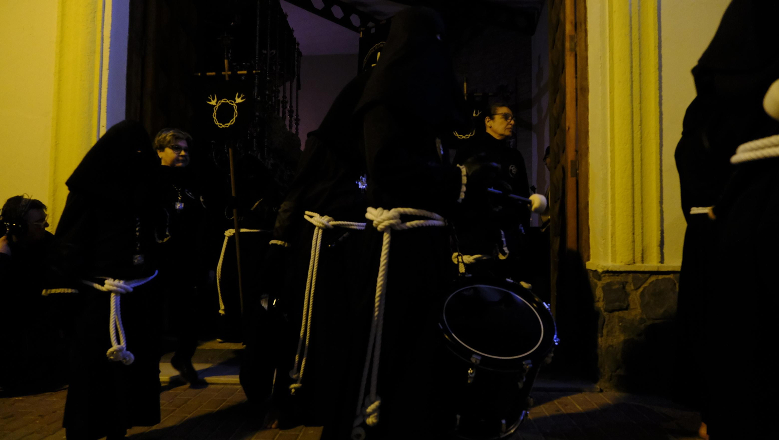 Las mejores imágenes de la Procesión del Perdón, en la noche del Martes Santo en Almería