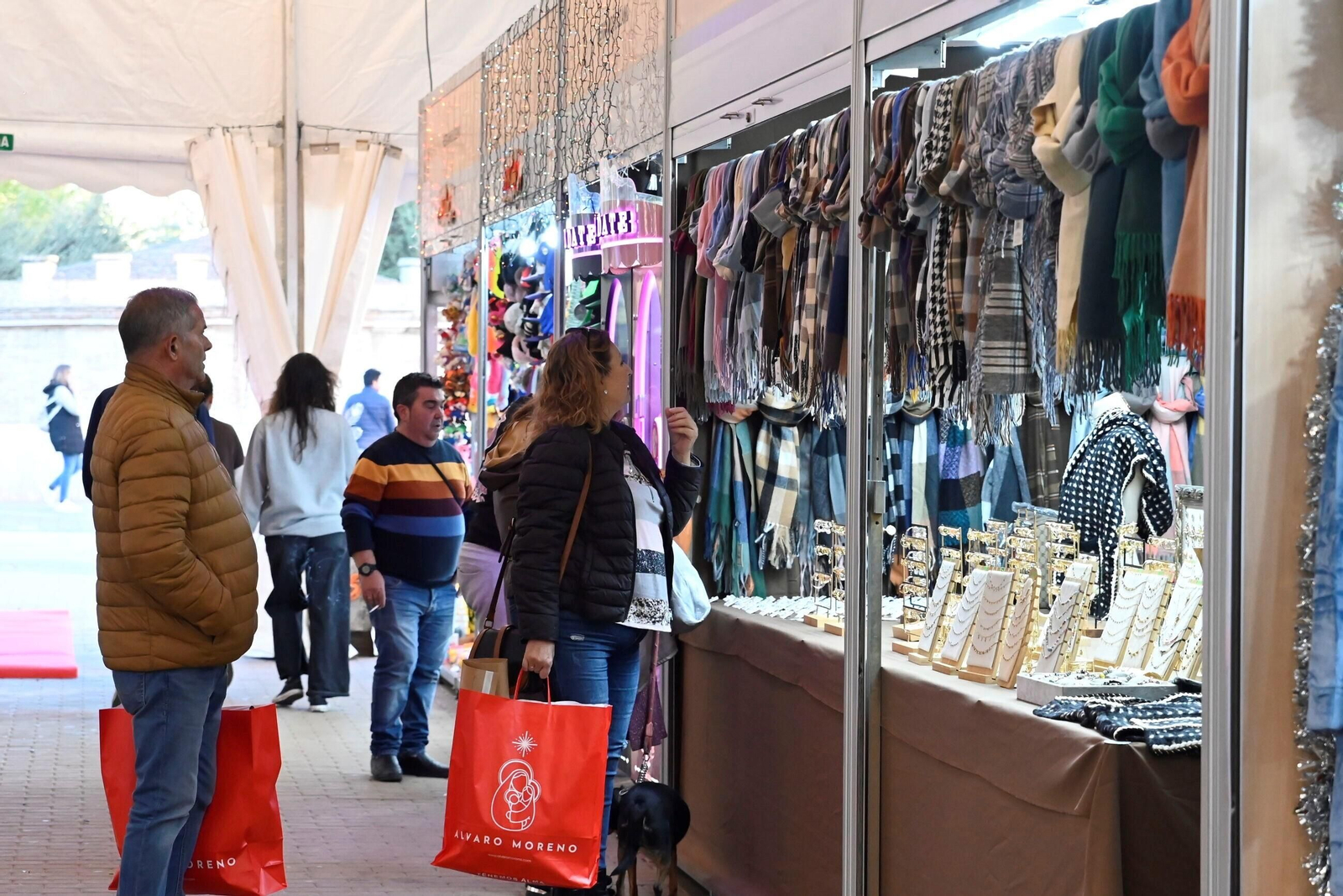 La inauguración de la carpa navideña de Comacor en el Paseo de la Victoria, en imágenes