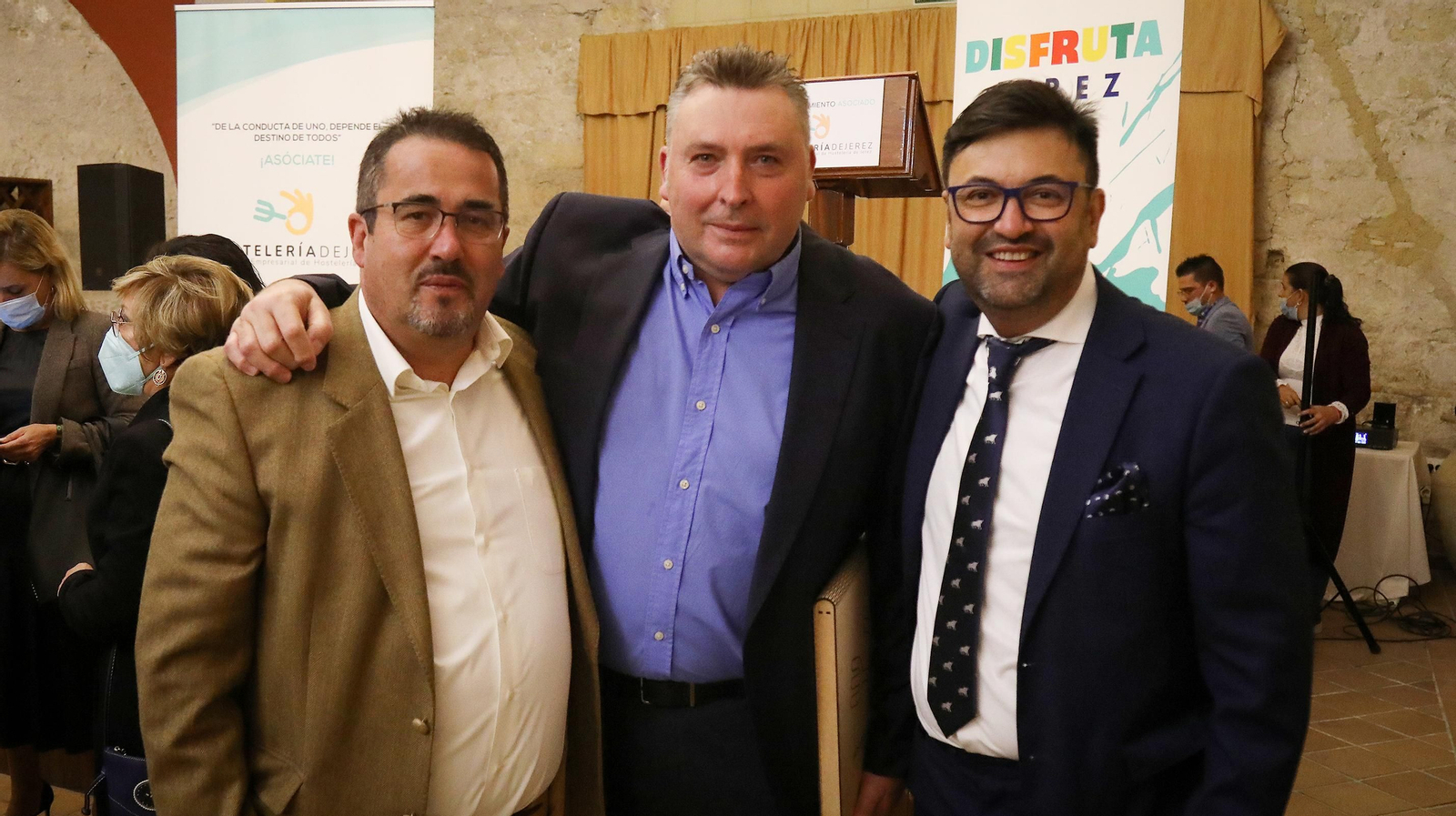 Emotivo y merecido homenaje a cuatro ilustres hosteleros