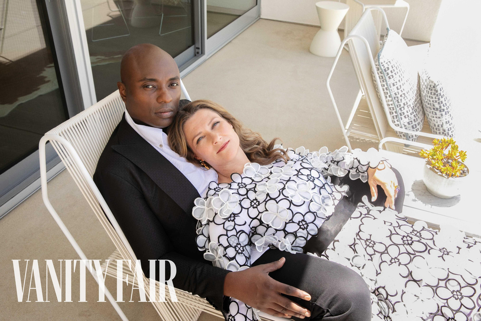 Marta Luisa y el chamán Durek Verret, en una de las fotos de 'Vanity Fair'.