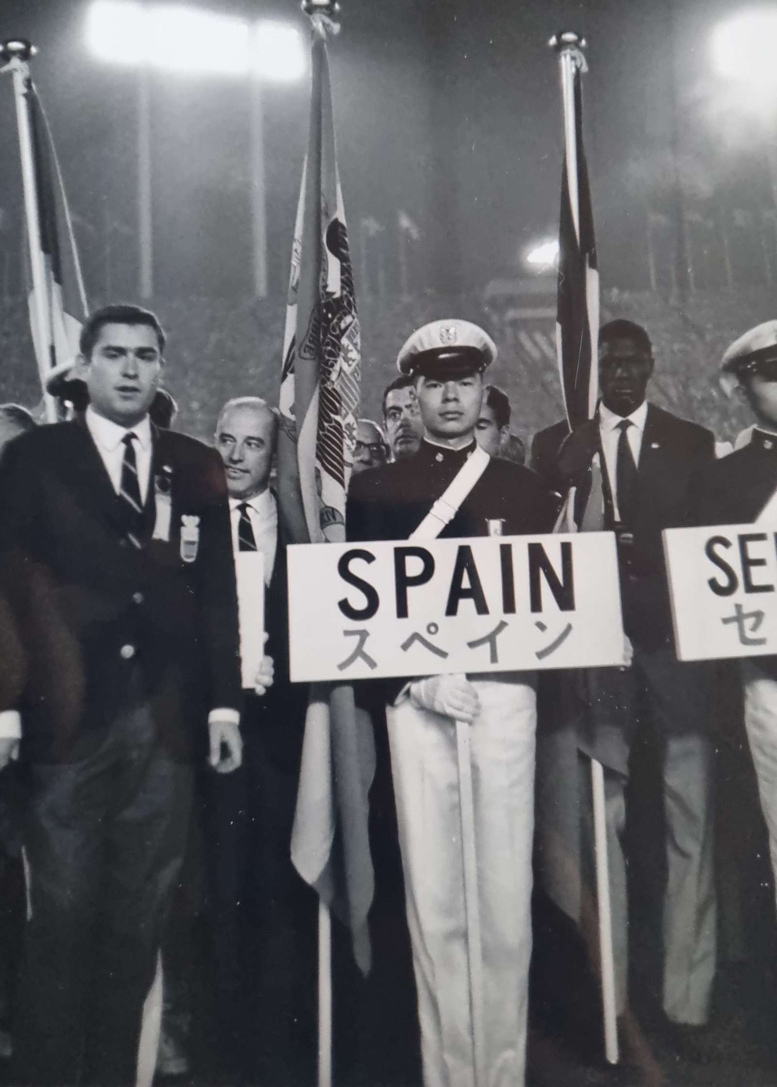 Pedro Medina, durante el desfile en Tokio 1964.