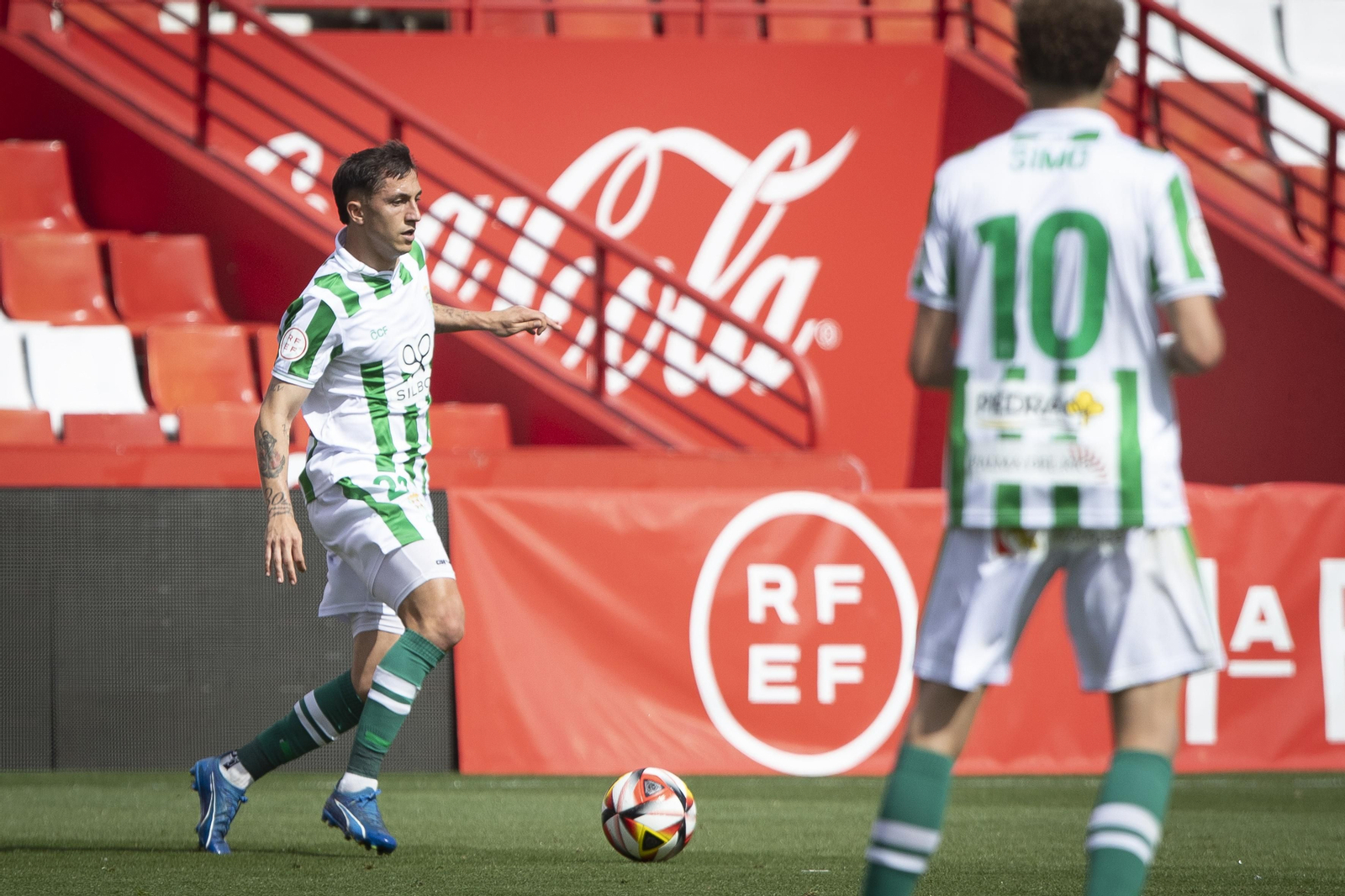 Las mejores fotos del ambiente en el Recreativo Granada - Córdoba CF