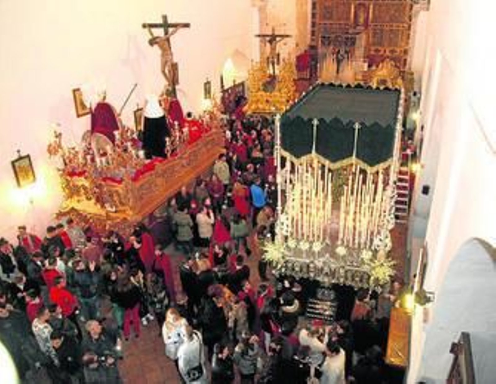 El Cristo de las Aguas y la Virgen de la Esperanza del Mar se quedaron en el interior del templo.
