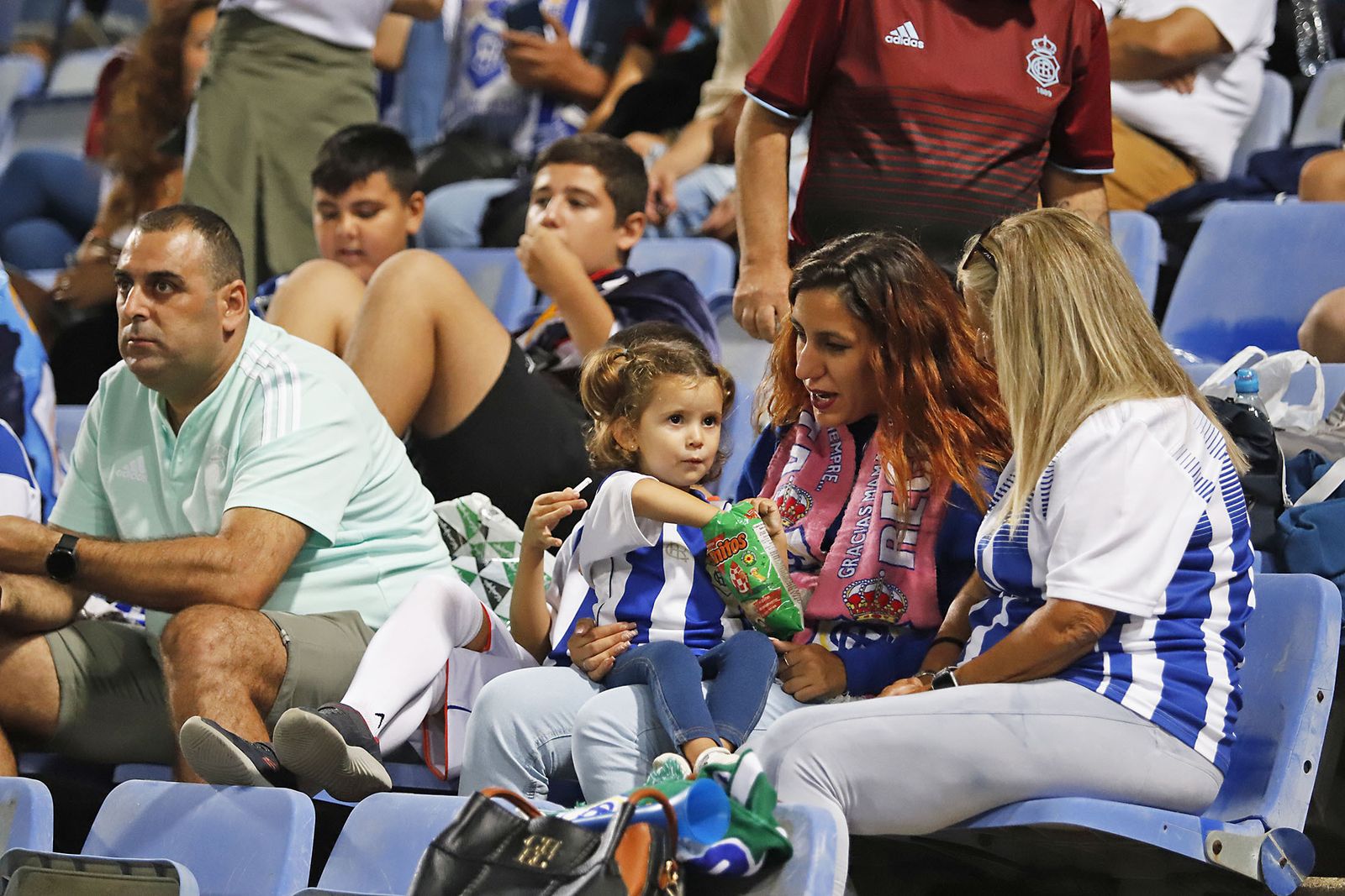 Imágenes del ambiente en el encuentro entre el Recreativo de Huelva y el CD Castellón