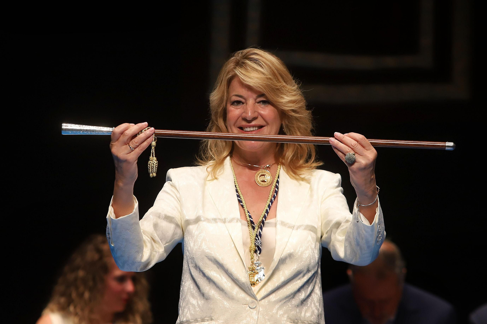 Imágenes de la toma de posesión de Pilar Miranda como alcaldesa de Huelva