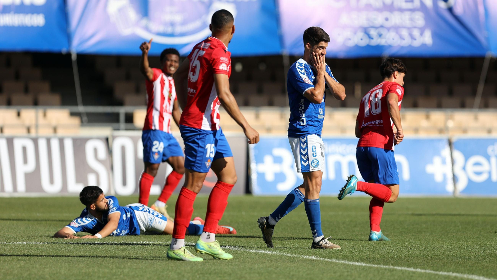 Imágenes del Xerez DFC contra el Don Benito en Chapín