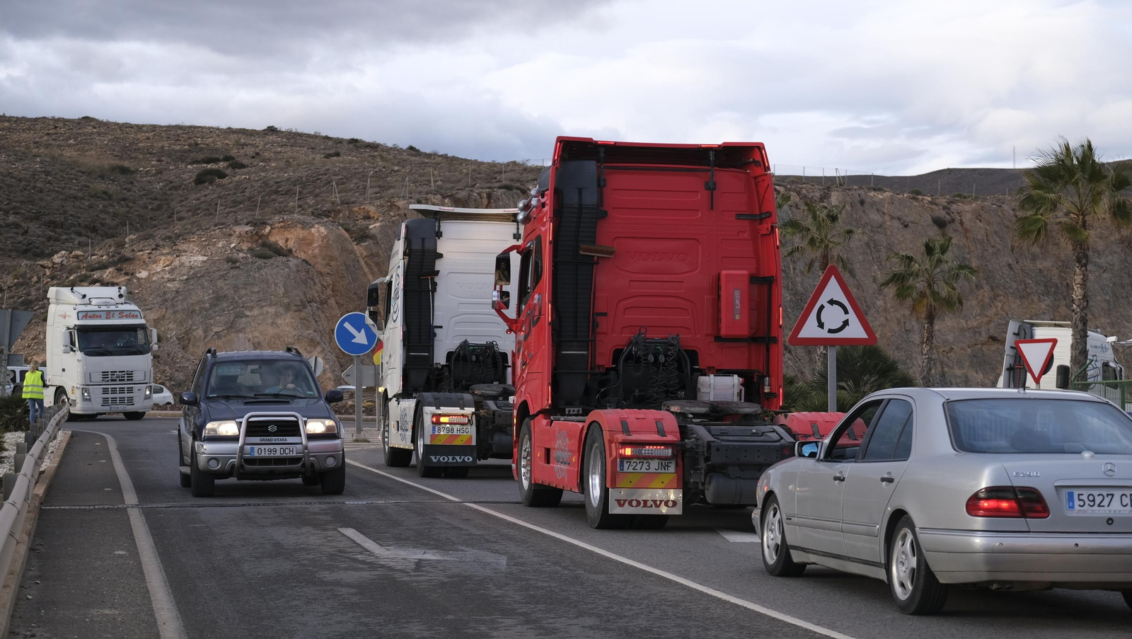 Fotogalería de la protesta de los camioneros de Almería