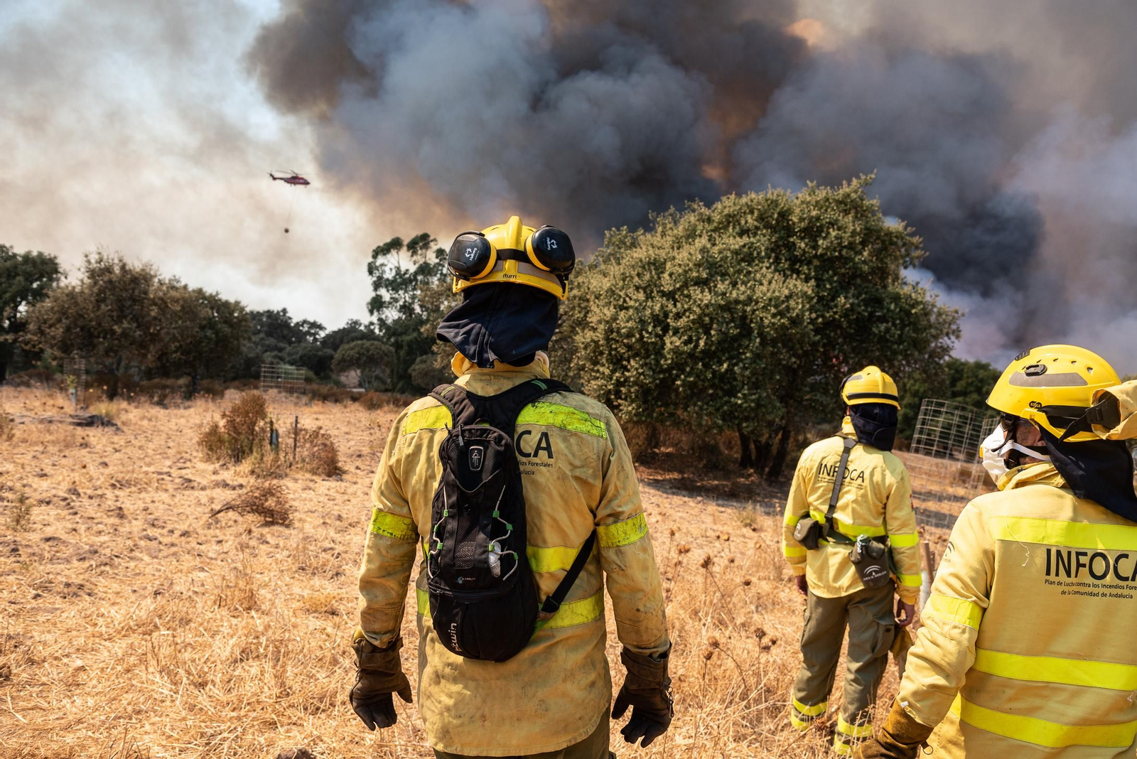 Imágenes del incendio de Almonaster a su paso por Zalamea