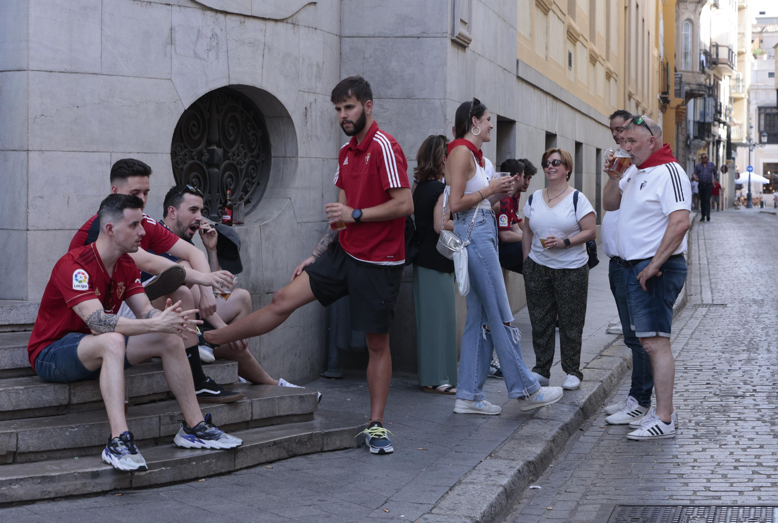 Búscate en las fotos de la afición de Osasuna en Sevilla en la final de la Copa del Rey