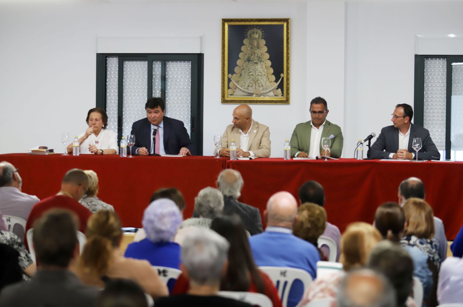 Imágenes de la presentación del libro 'Las recetas de las abuelas de Emigrantes'