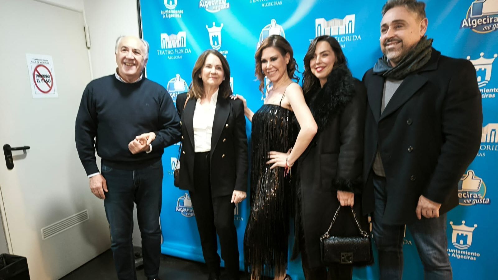 El alcalde, José Ignacio Landaluce, asistió este sábado al concierto de la cantante sevillana Tamara en el Teatro Municipal Florida.