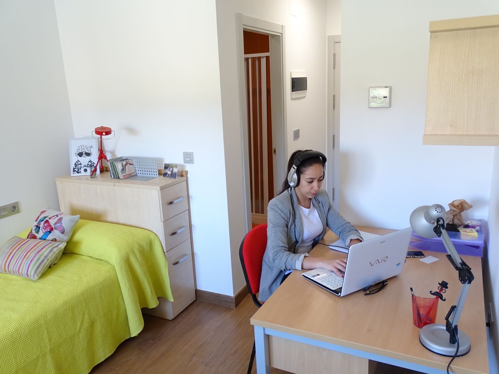 Una de las habitaciones de la residencia universitaria de la UAL.