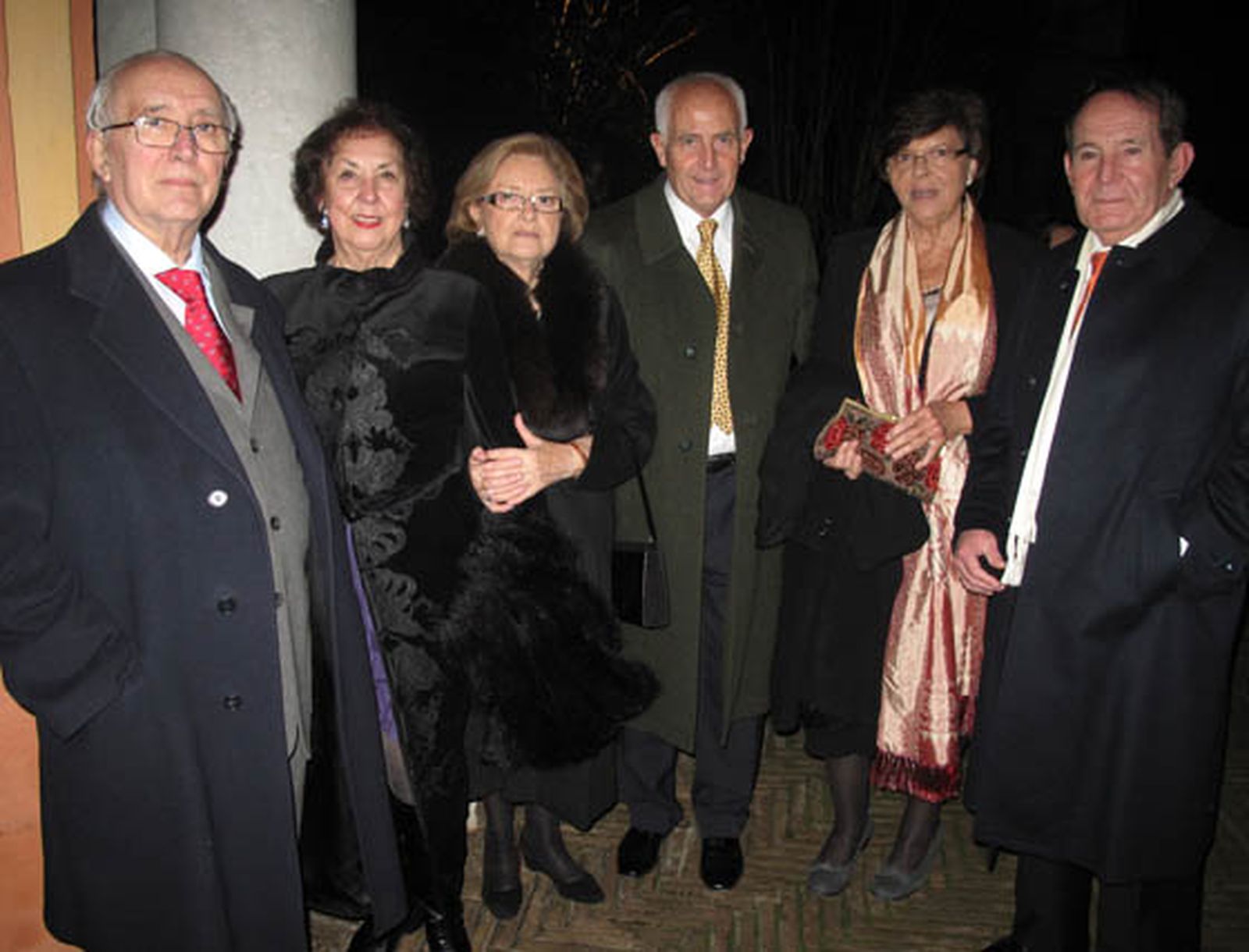 Avelino Romero y Salud Ramos (Fundación Farmacéutica Avenzoar), Candela Gómez, Alberto Ramos Cormenzana, presidente de la Academia Iberoamericana de Farmacia; Rosa María Díaz, farmacéutica, y José Antonio Neto (Fundación Avenzoar).

Foto: Victoria Ramírez