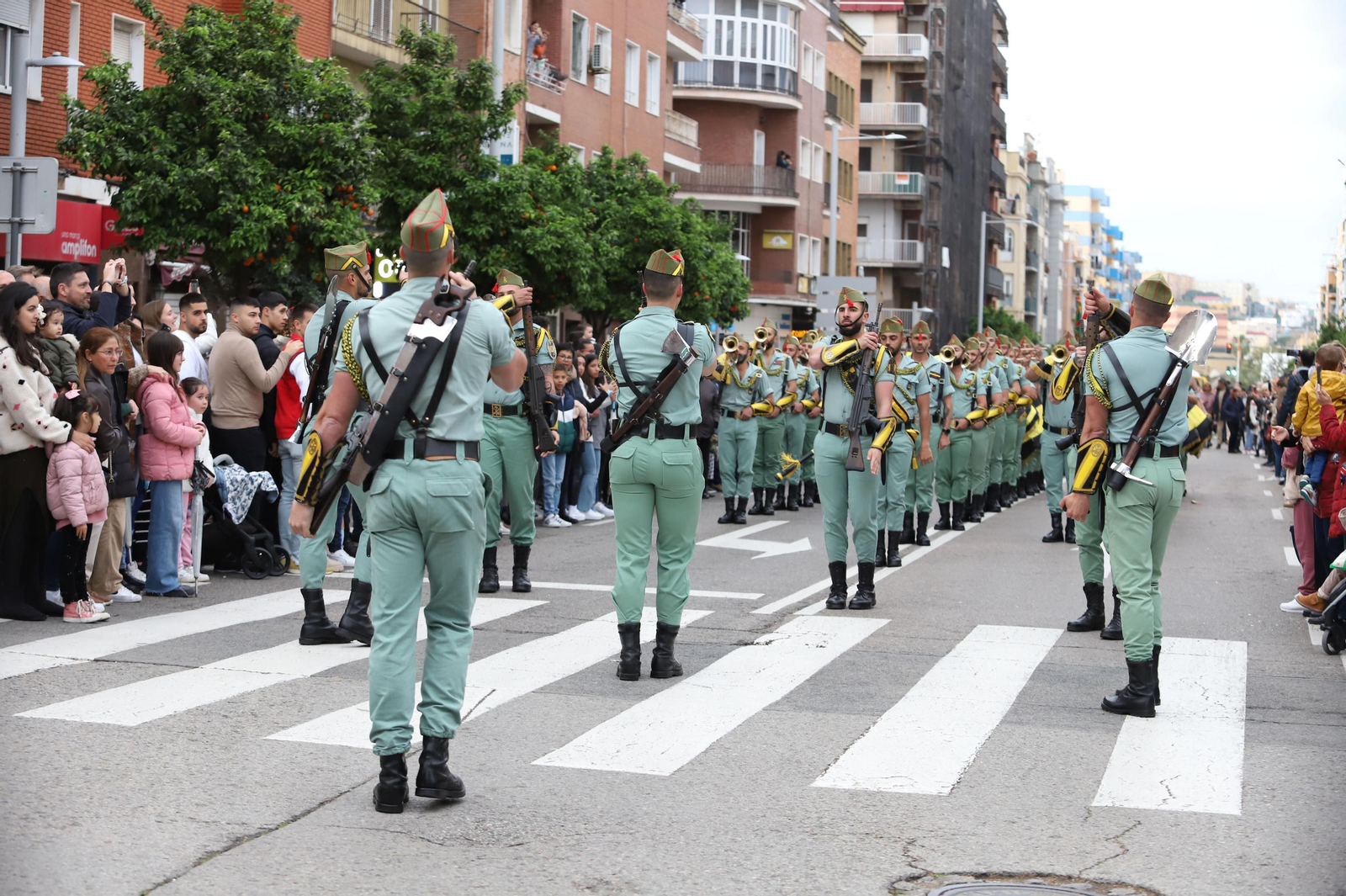 Fotos del Lunes Santo en Algeciras: Desfile de la Legión