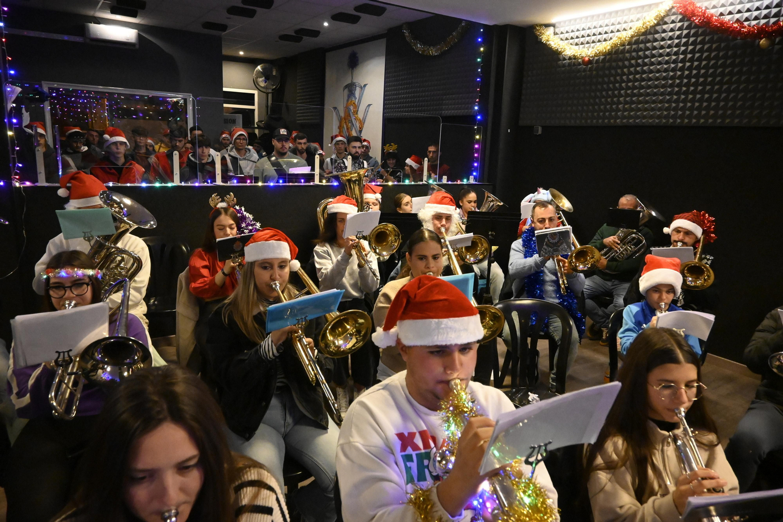 Ensayo preparatorio de la AM Santa Cruz para la cabalgata de Reyes Magos, en Imágenes