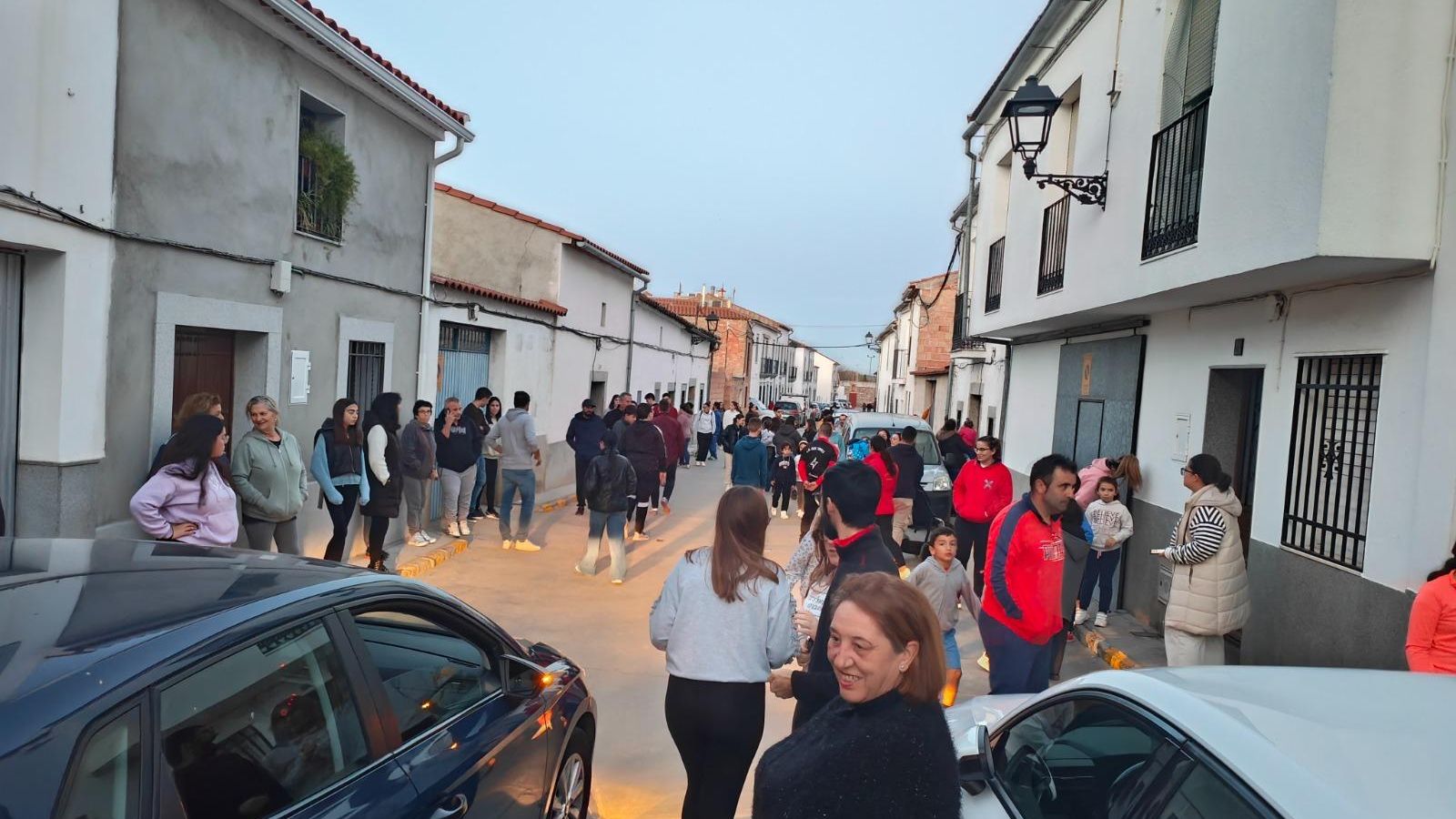 Vecinos buscan la Lotería de Navida en Dos Torres