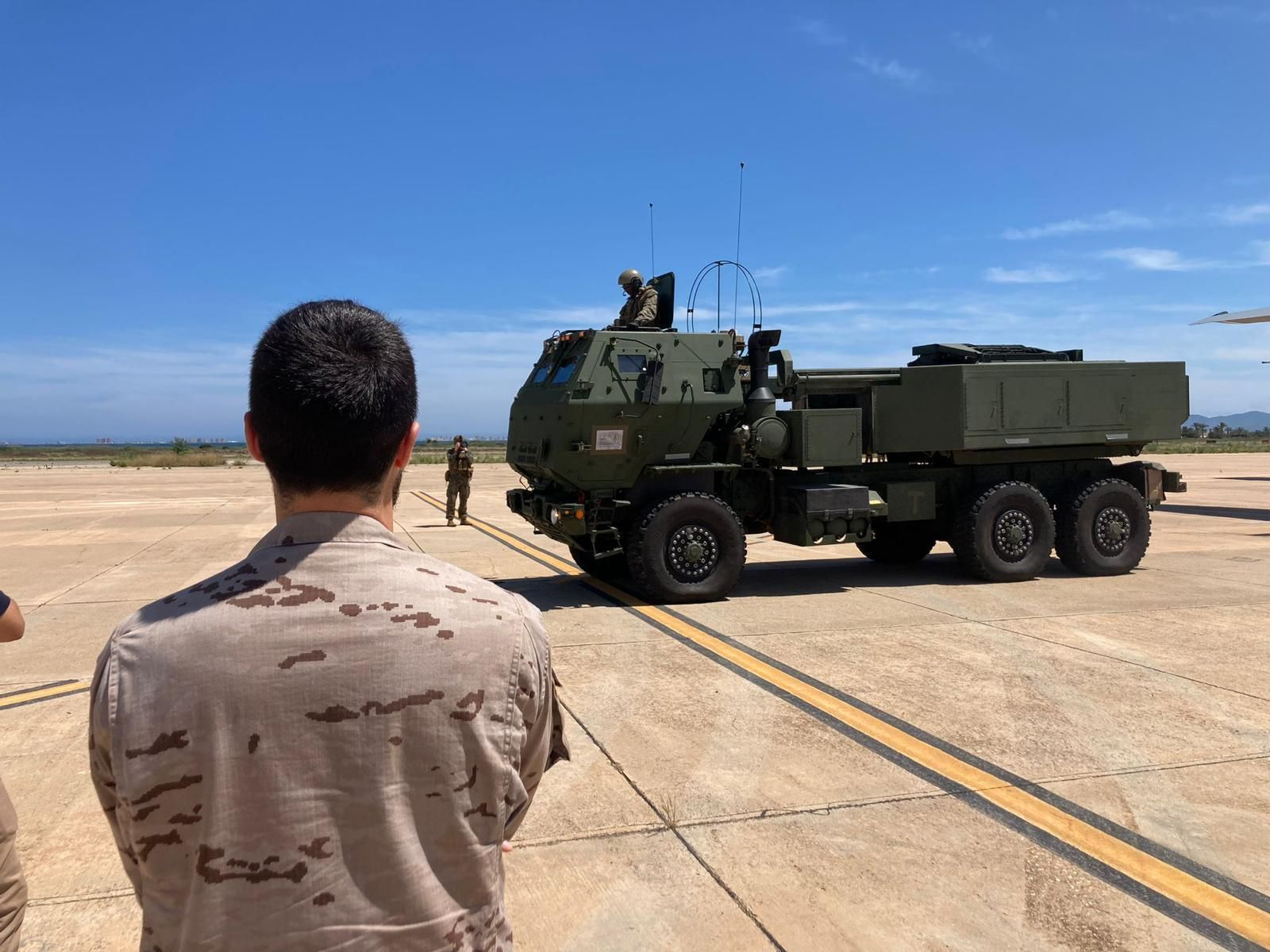 Una batería HIMARS de los marines de EEUU se desplegó desde Noruega hasta la base aérea de San Javier para participar en  Flotex.