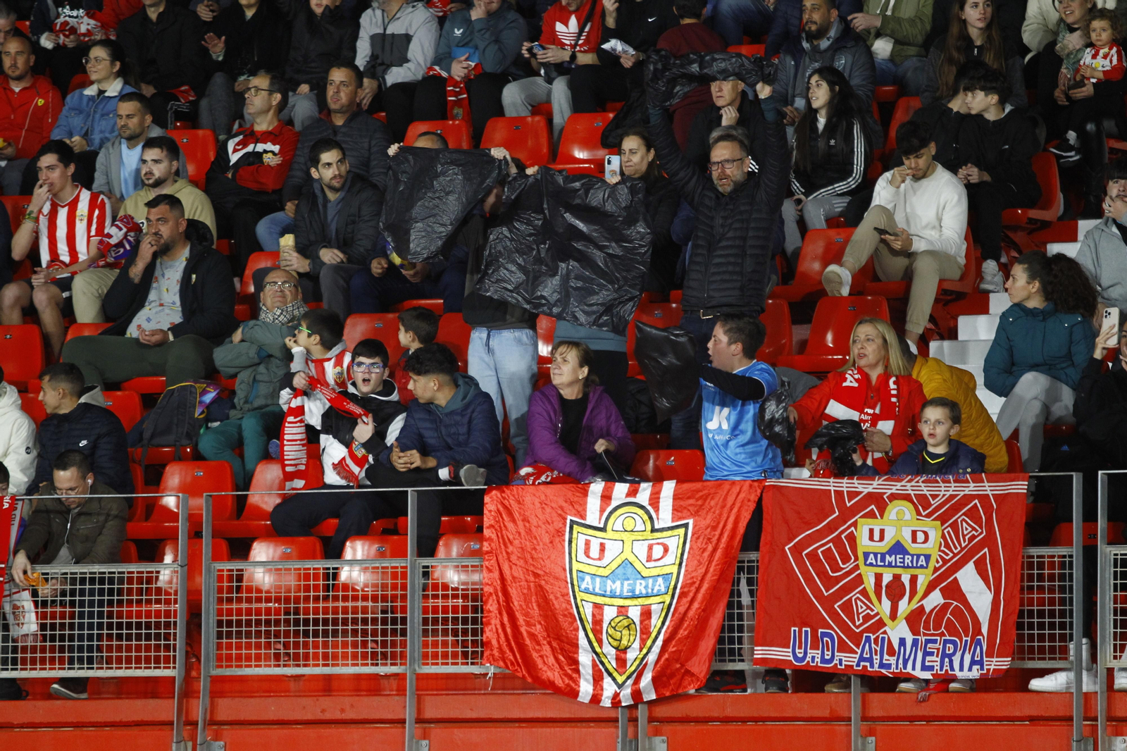 Imágenes del partido U.D. Almería-Deportivo Alavés
