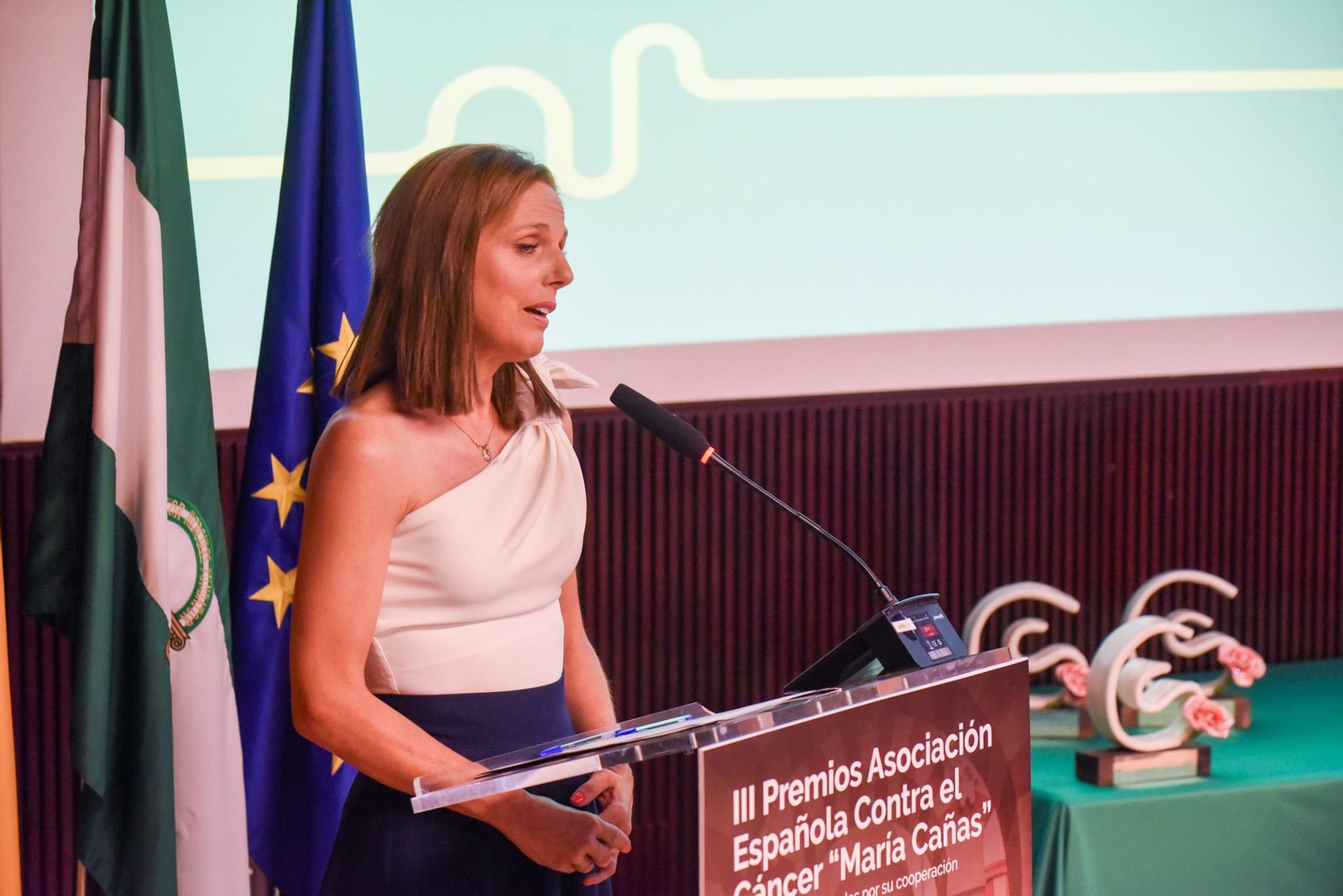 Entrega de los premios María Cañas de la AECC