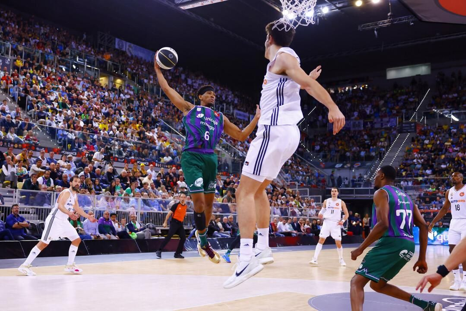 El Unicaja, campeón de Copa: Todas las imágenes del partido, la fiesta y la llegada a Málaga