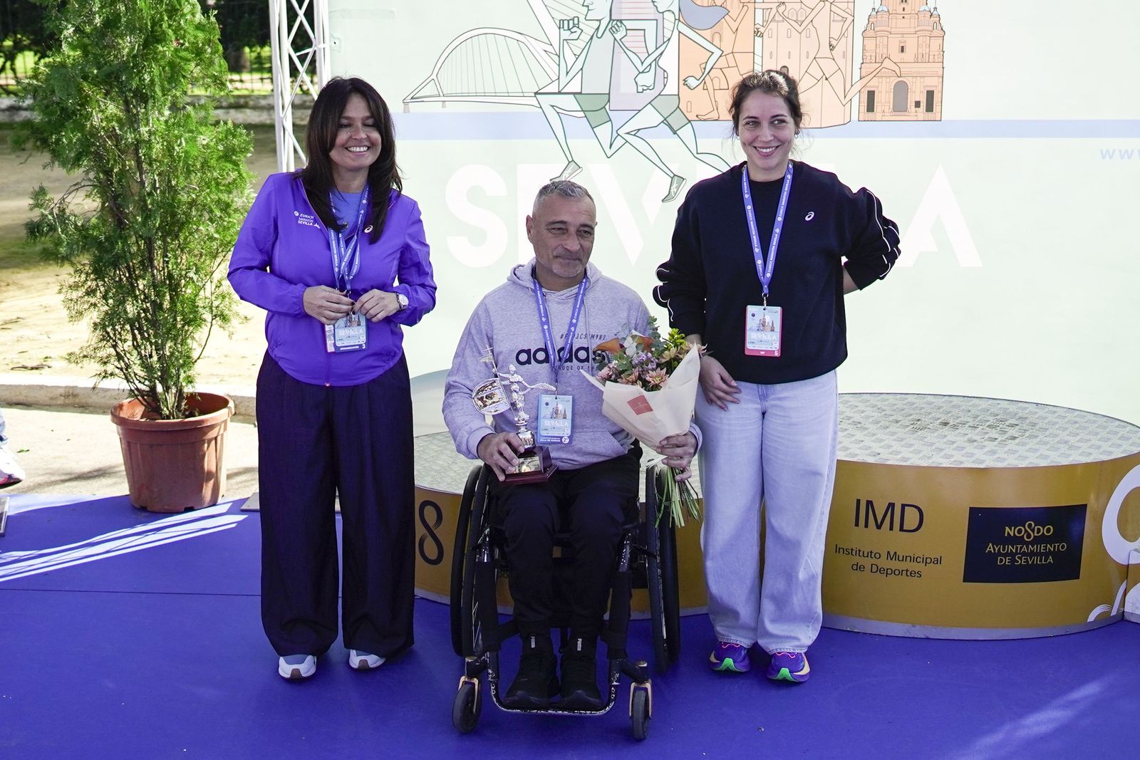 Así ha sido la entrega de premios del Zúrich Maraton de Sevilla 2026