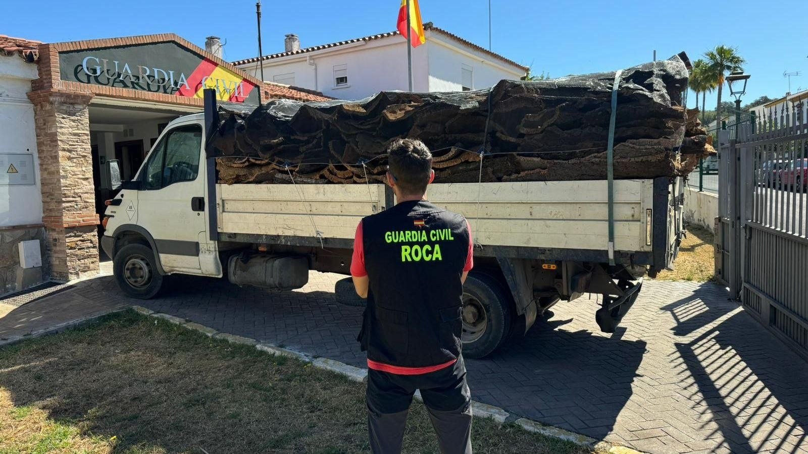 Guardias Civiles del Equipo ROCA (Robos en el campo) de la Comandancia de Algeciras.