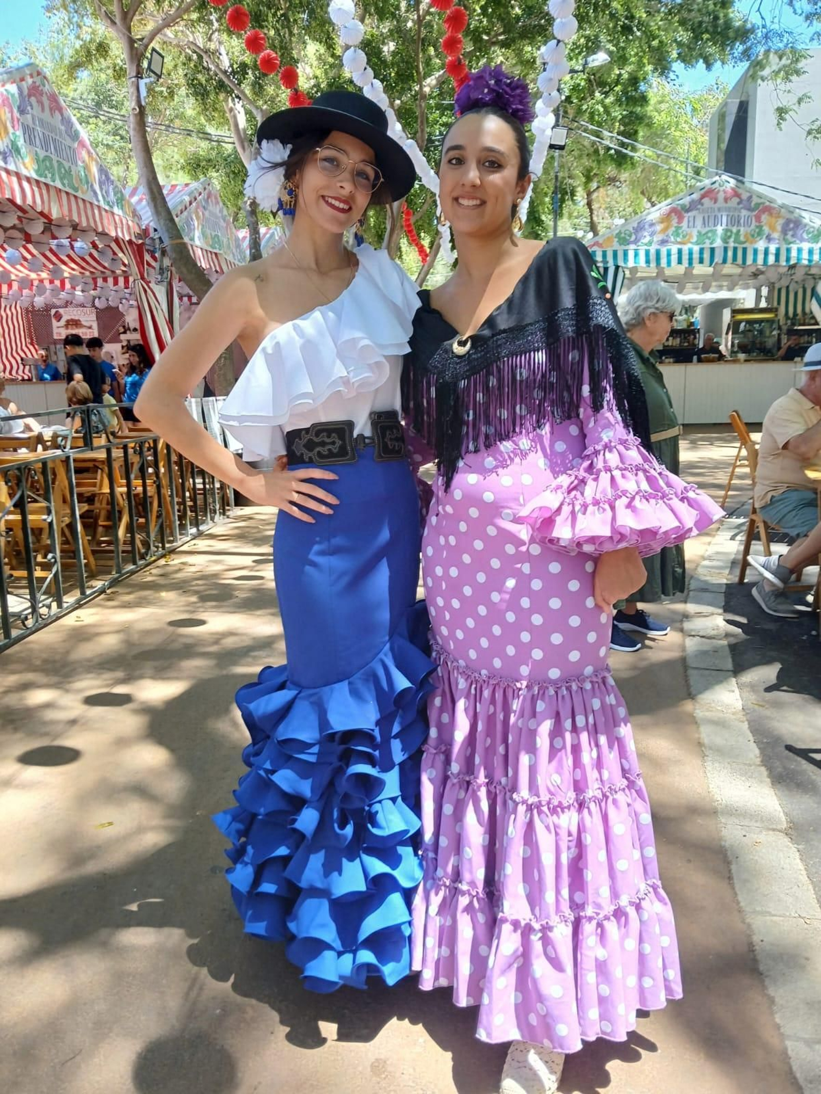 Búscate en las imágenes del Día de la Mujer de la Feria de San Fernando 2024