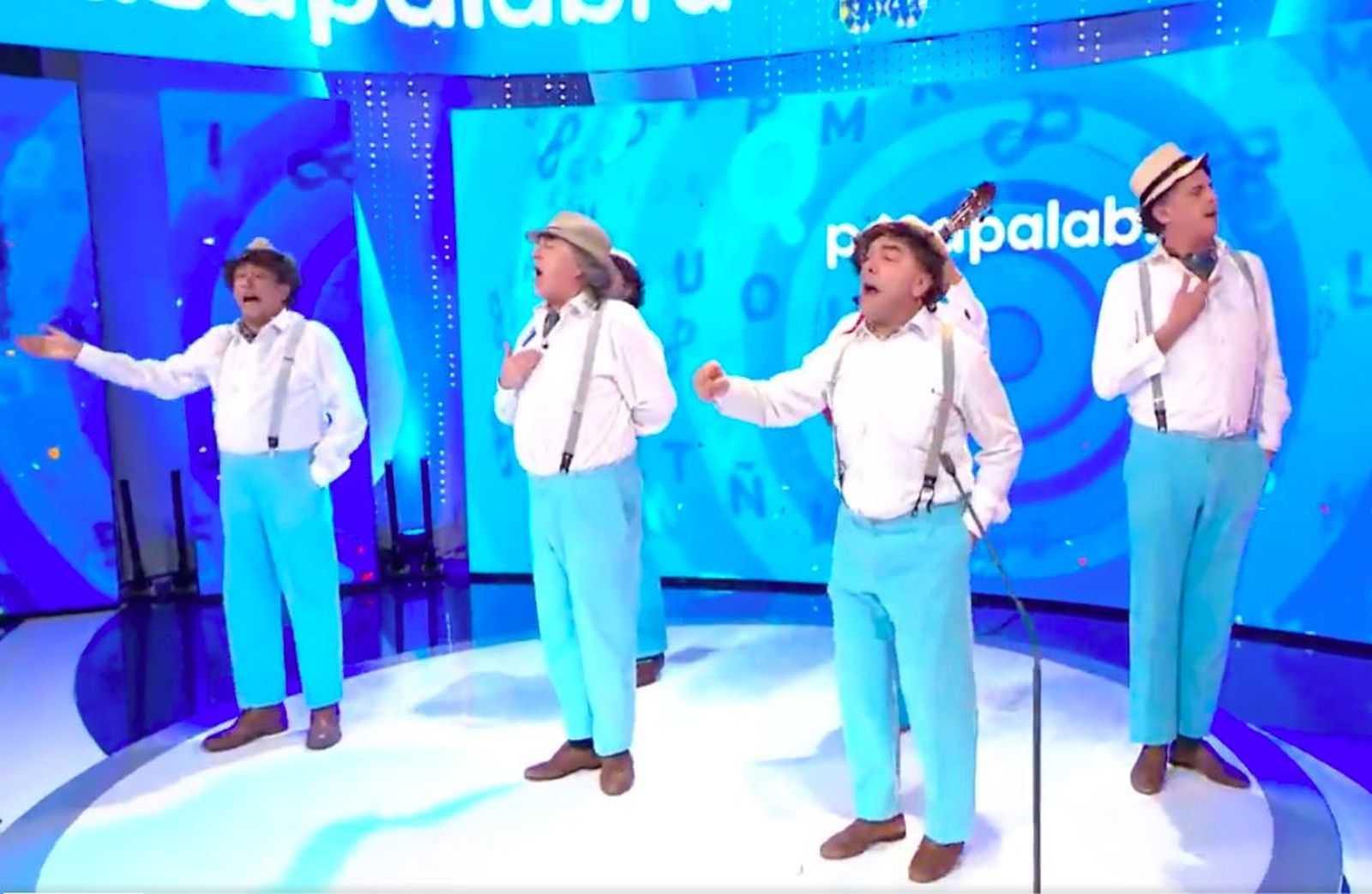 La chirigota del Selu actúa en Pasapalabra.