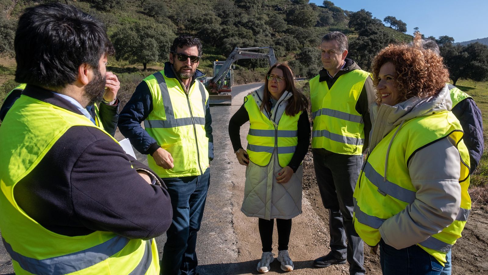 La presidenta de la Diputación de Huelva, María Eugenia Limón, visita las obras.