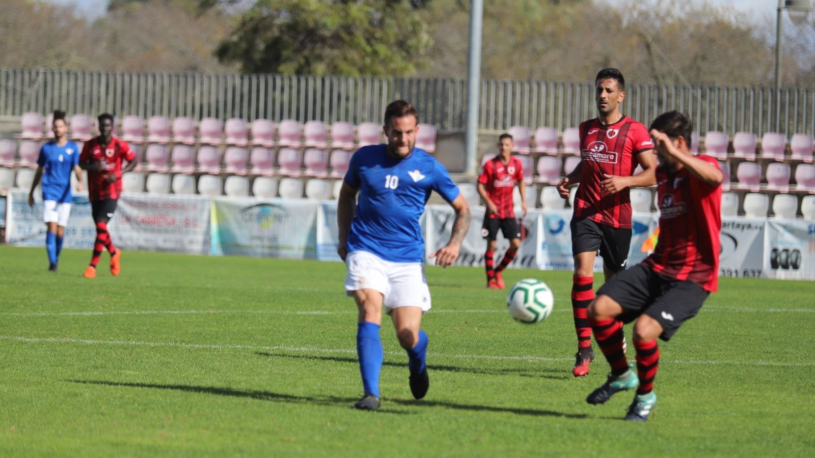 El Cartaya ha conseguido tres puntos que le sitúan al frente de la clasificación.