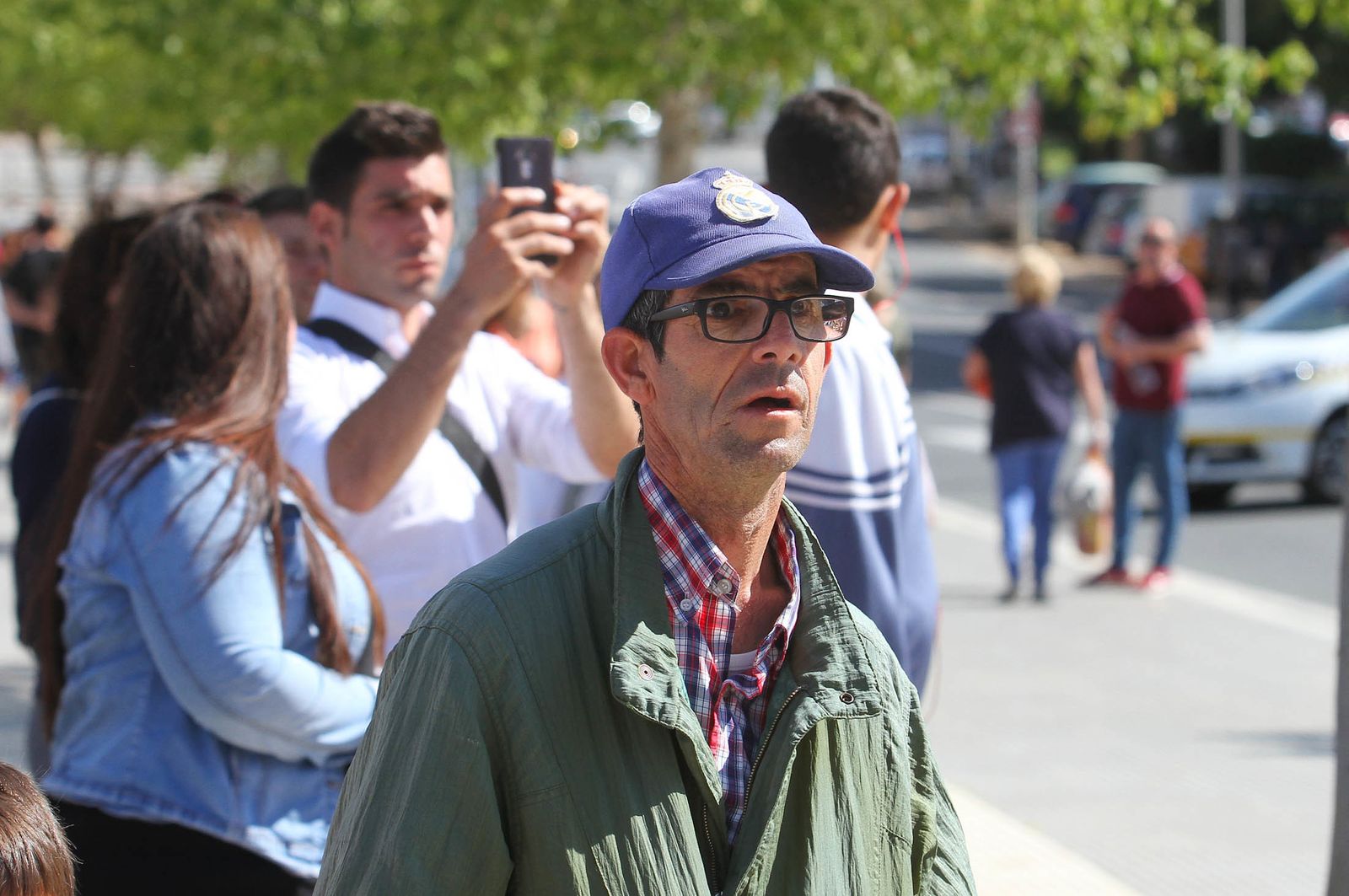 Imágenes del incendio de un bazar en la avenida de Santa Marta.