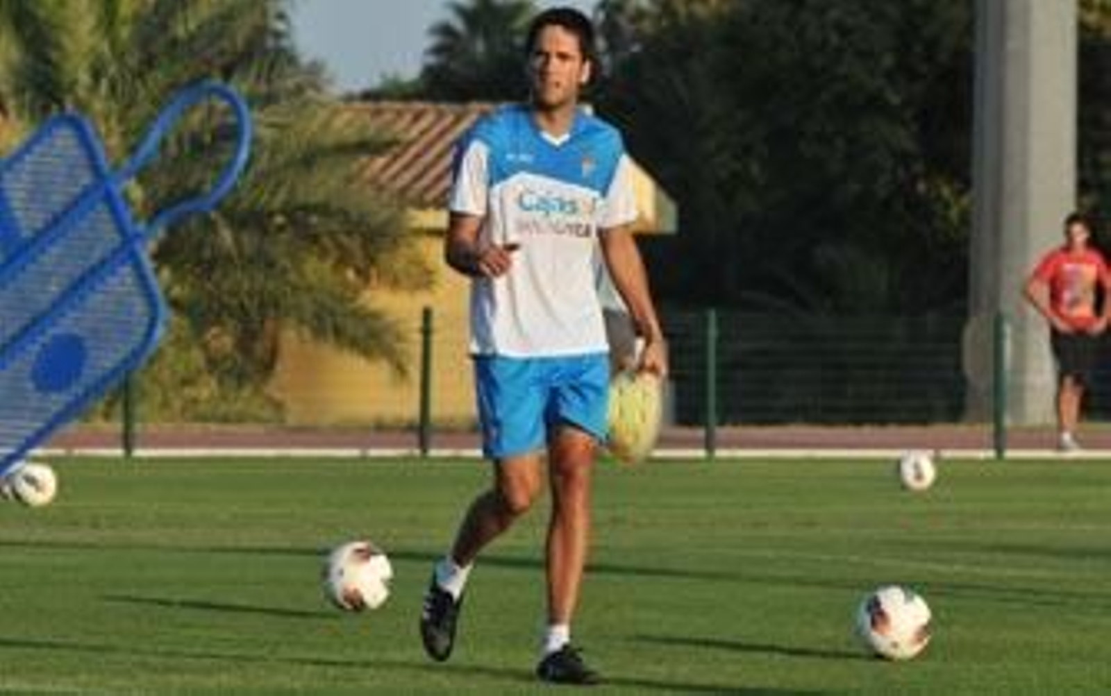 "No se puede ir prometiendo dinero para luego no pagar nada"