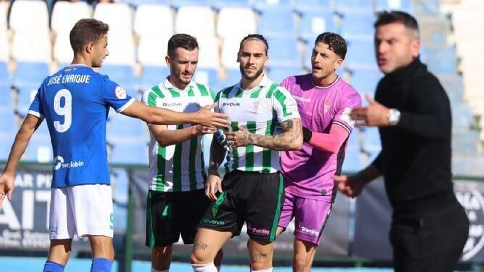 Dragisa Gudelj, momentos después de su indisposición en el Álvarez Claro de Melilla.