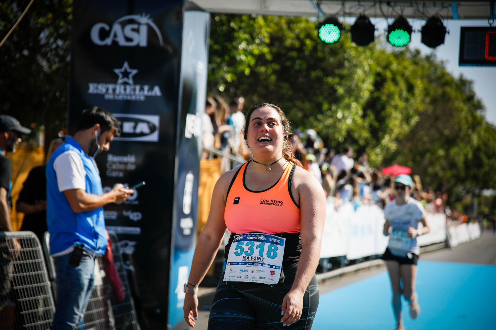 Imágenes de la llegada de la Media maratón Ciudad de Almería