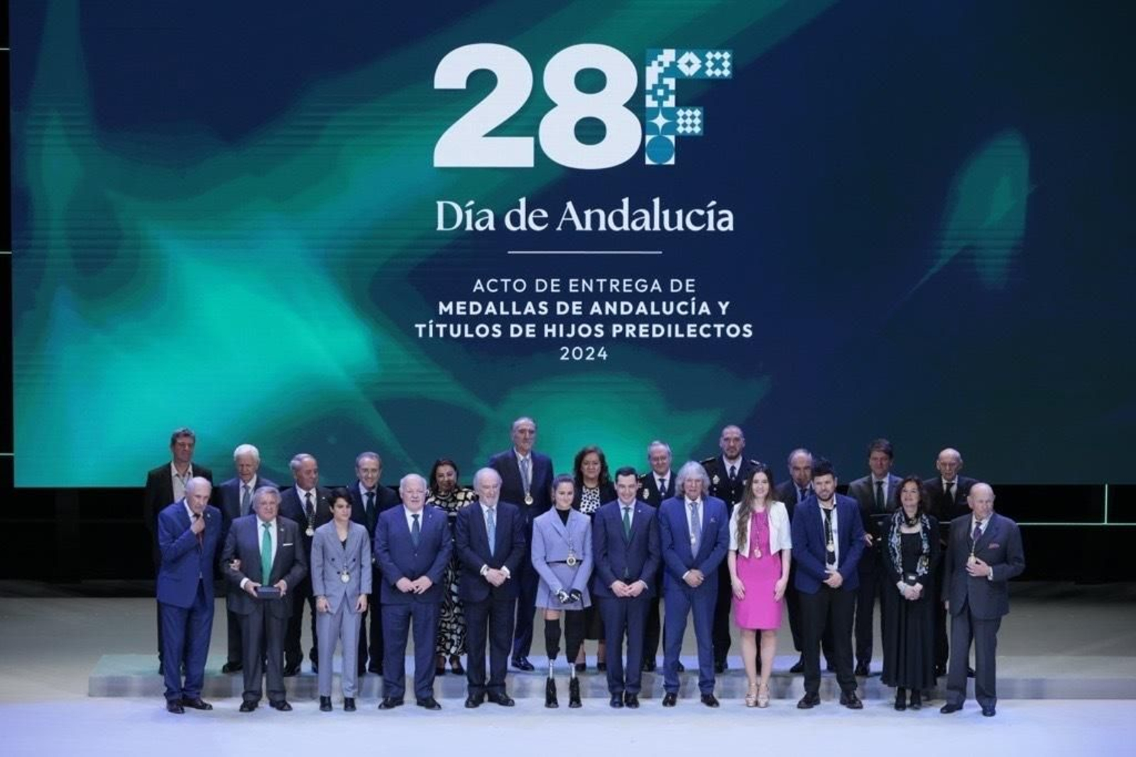 Las imágenes del acto de la entrega de los títulos de Hijo de Predilecto y las Medallas de Andalucía