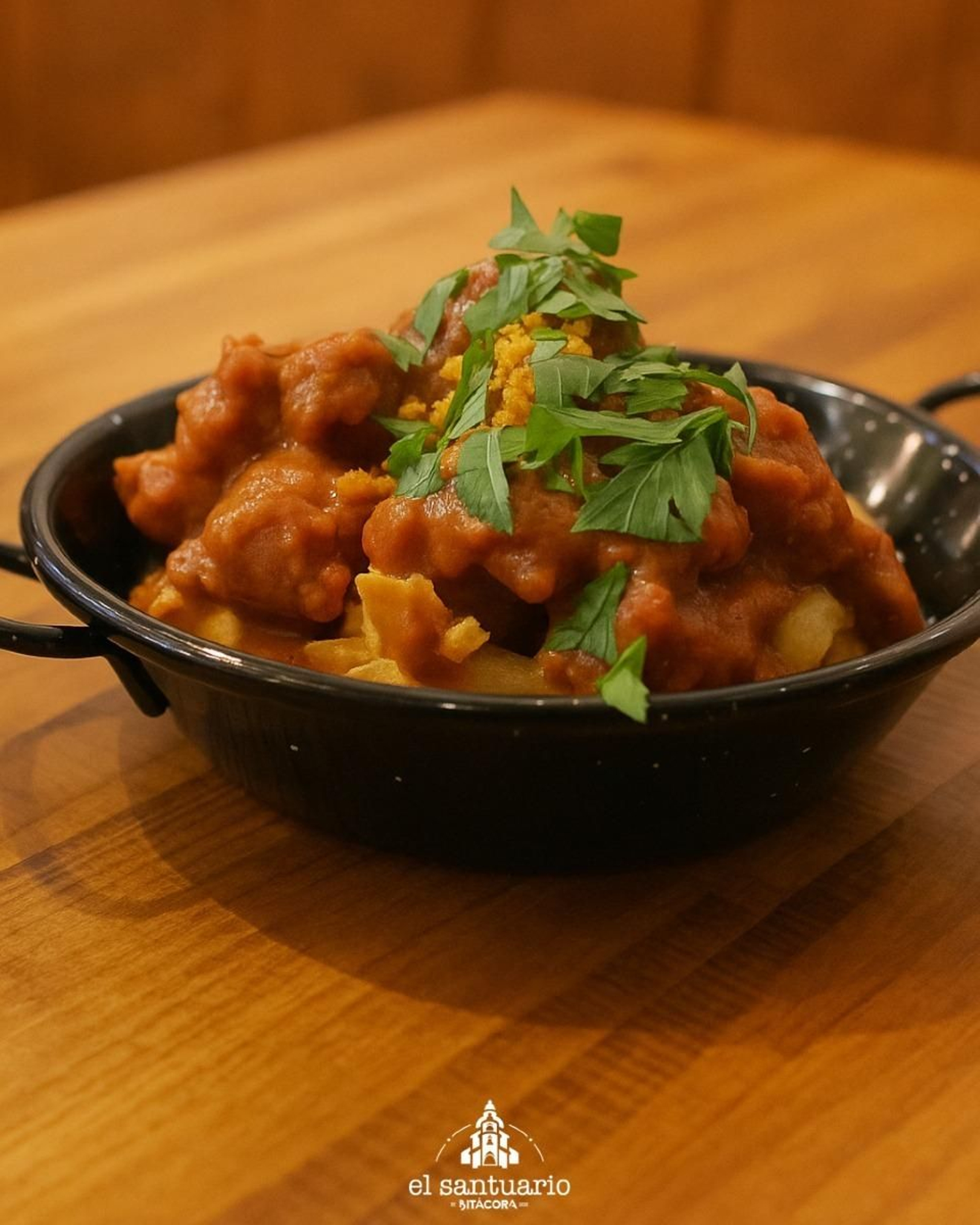Atún en salsa de moruna con menta y maíz. Atún en salsa de moruna con menta y maíz.