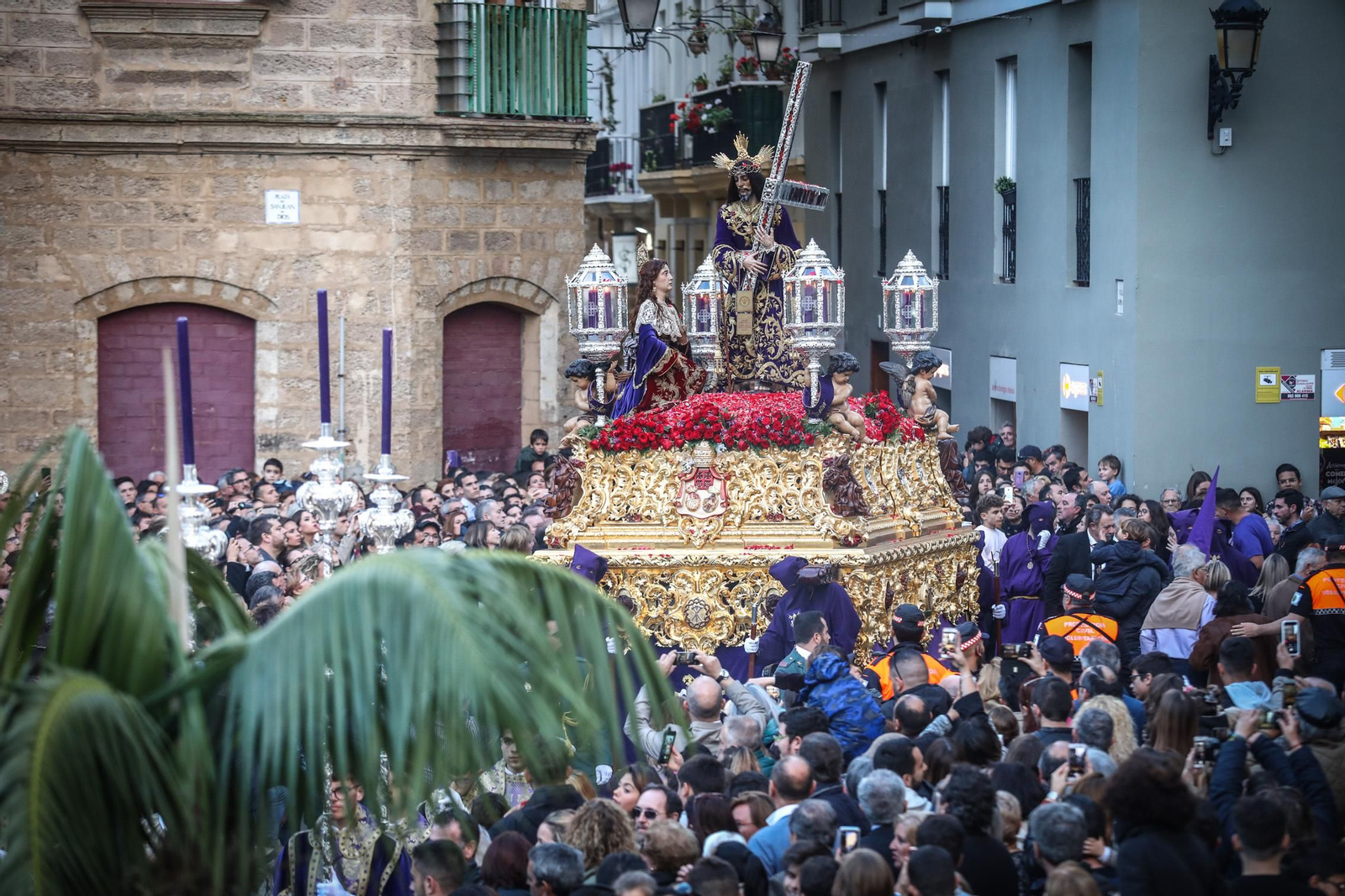 Salida procesional de la hermandad del Nazareno