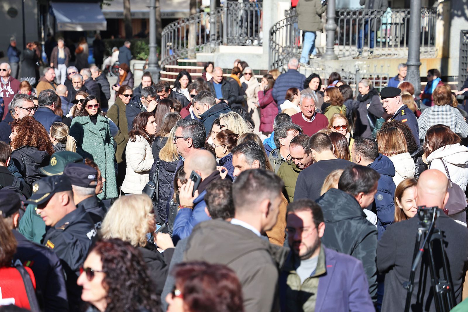 Las fotografías del minuto de silencio por el trágico accidente de tren