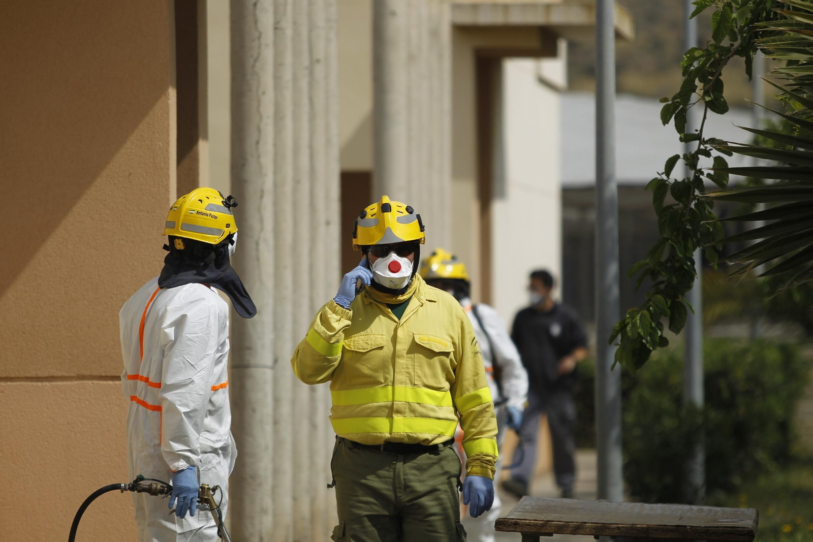 Fotogalería actuación INFOCA y UME por el coronavirus en Almería. Covid-19