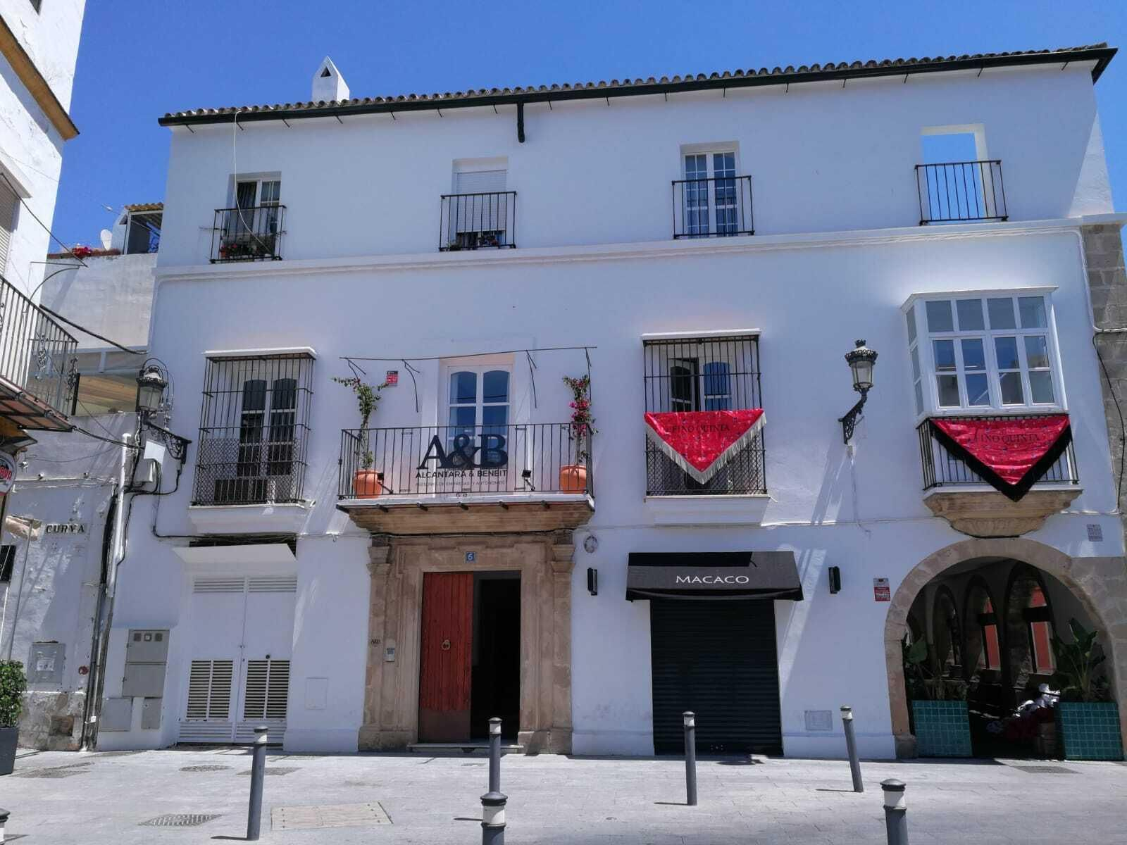 Uno de los edificios exornados para la Preferia, en la Plaza de la Herrería.