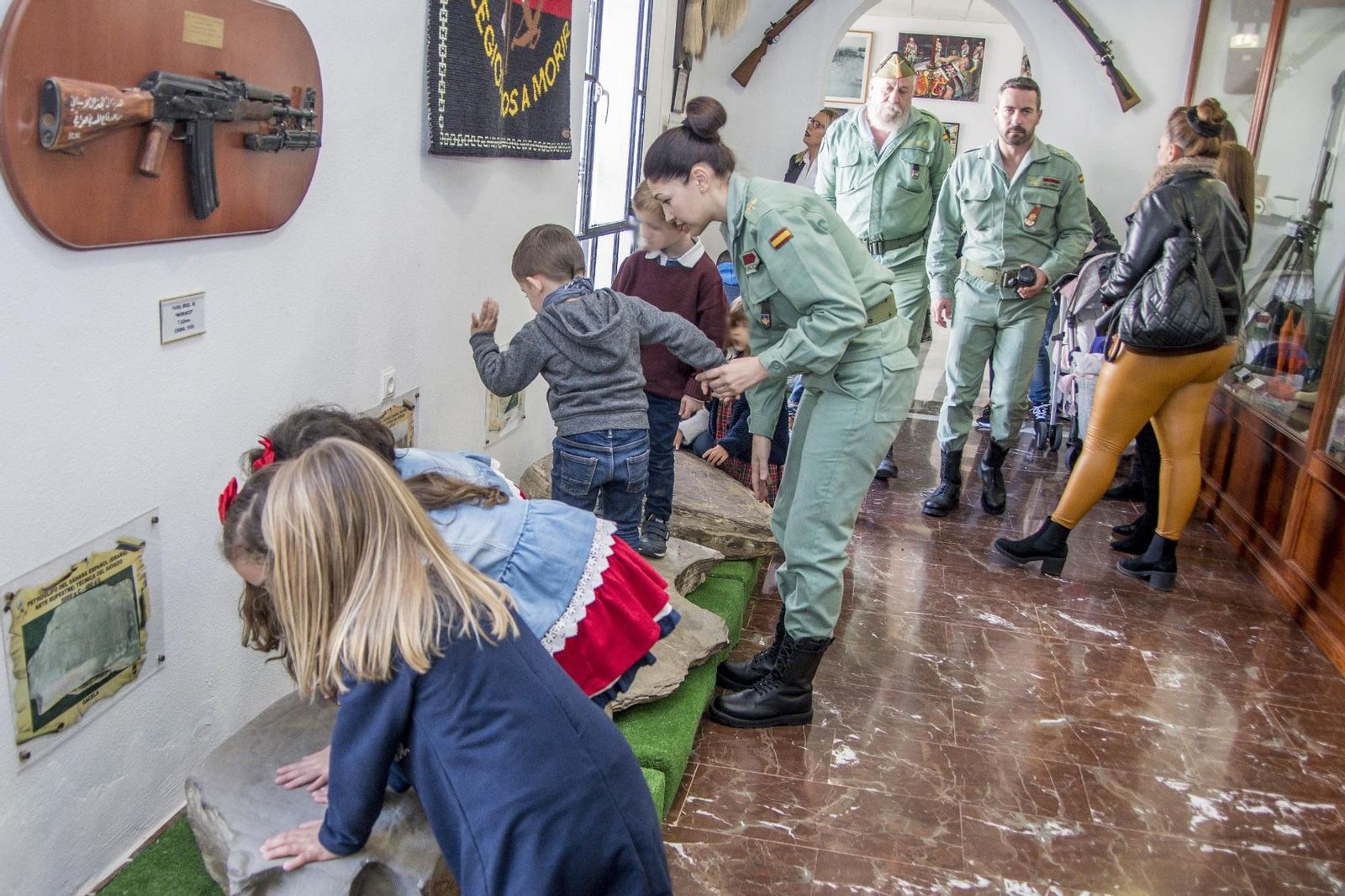 Grupos de apoyo a las familias, la retaguardia legionaria