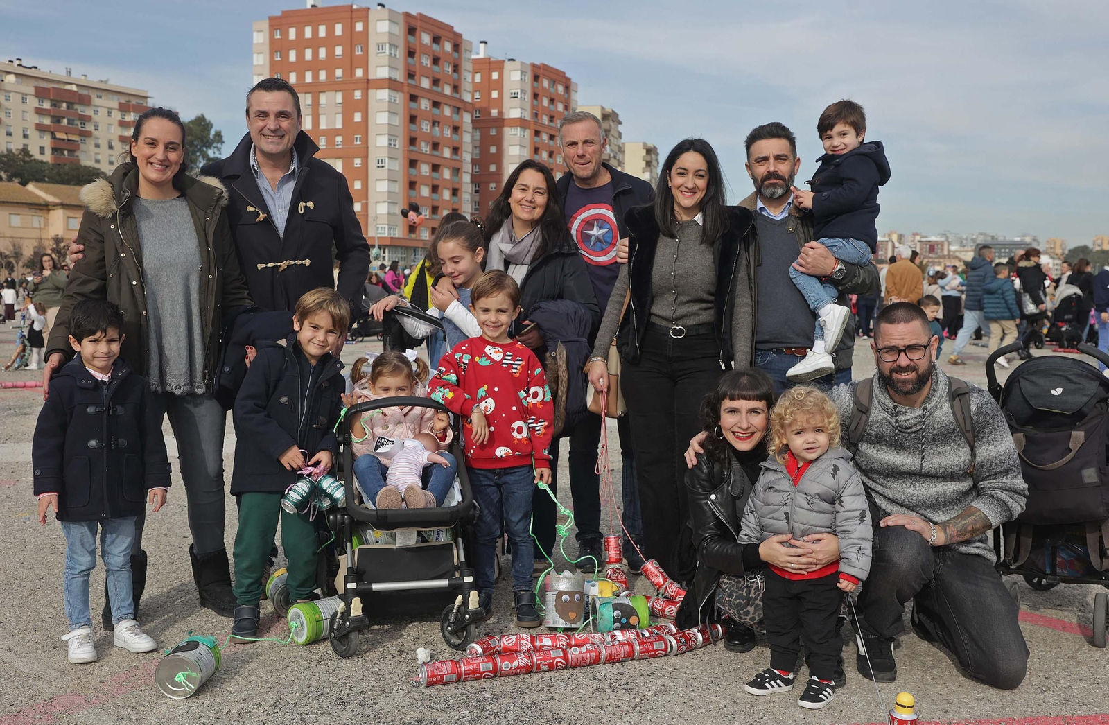 Búscate en las fotos del Arrastre de Latas 2025 en Algeciras