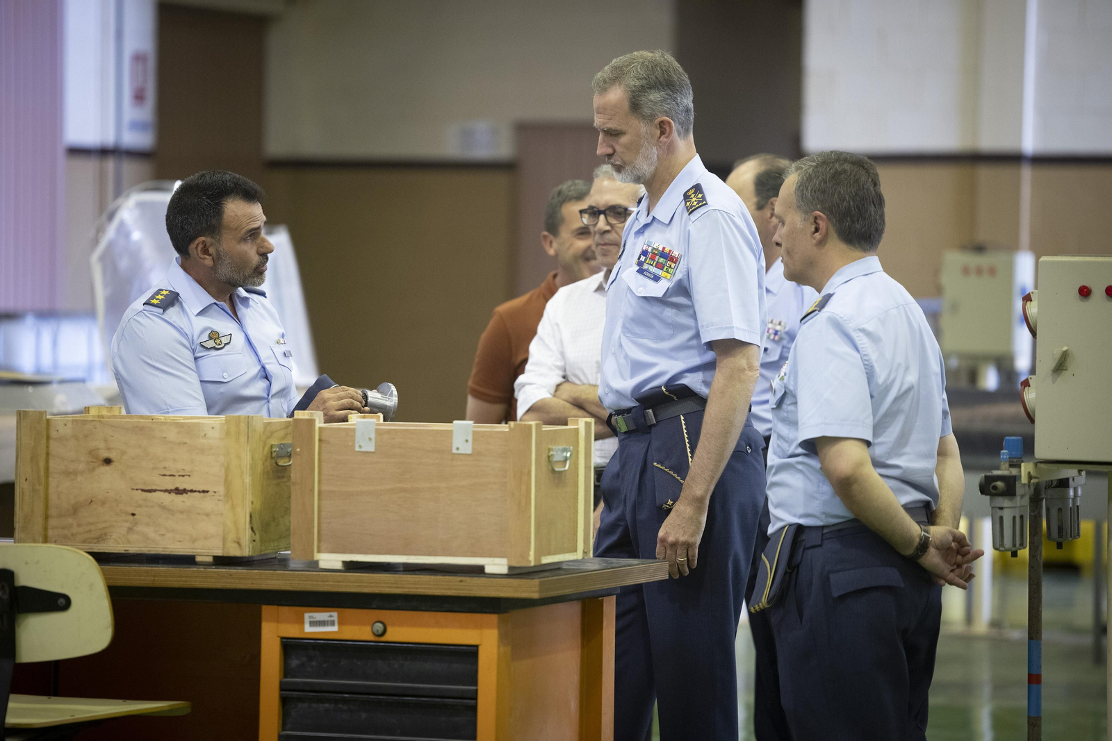 Las fotos de la visita de Felipe VI a la Maestranza Aérea de Sevilla