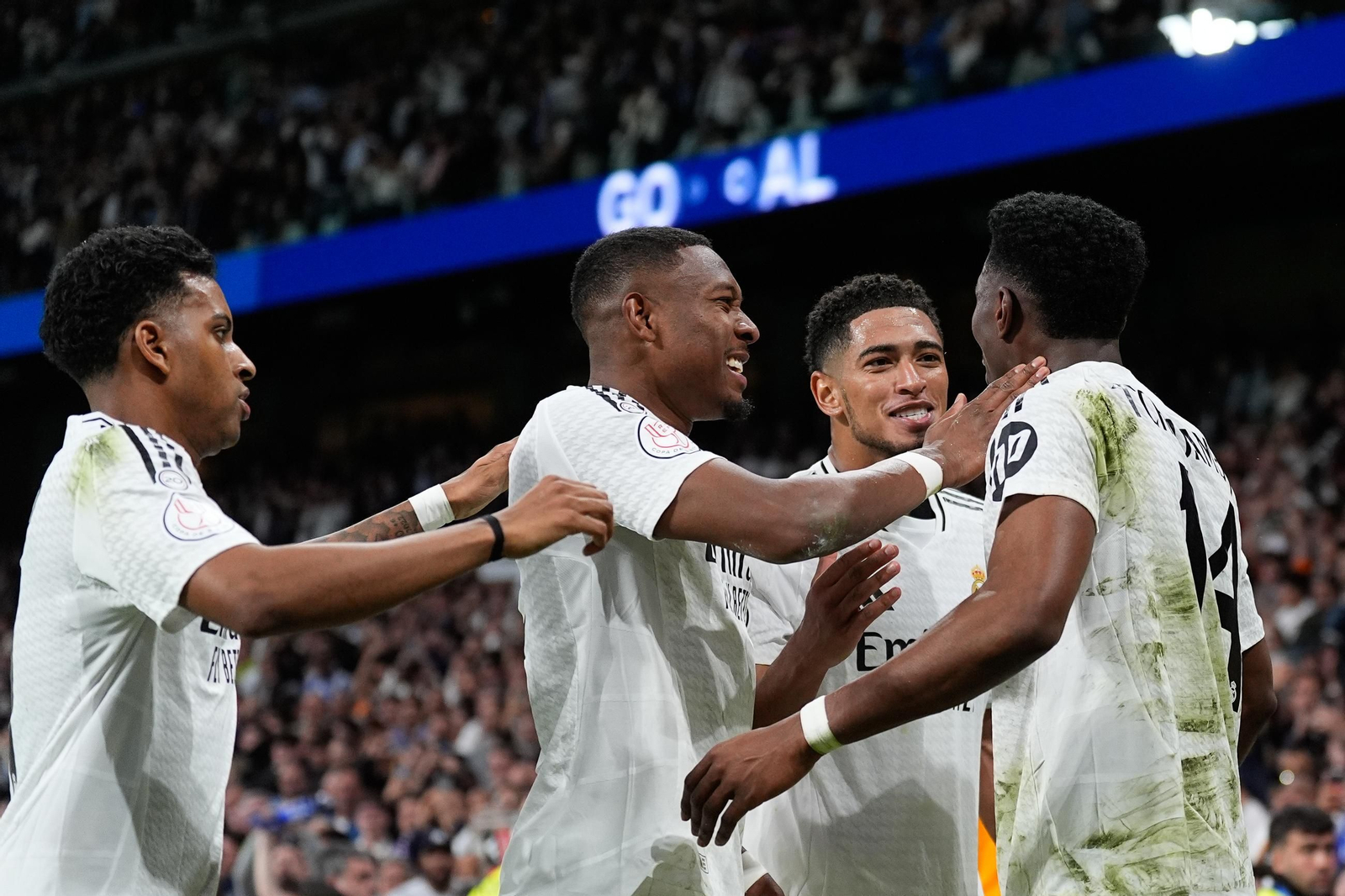 Las fotos del Real Madrid - Real Sociedad camino del Estadio de la Cartuja