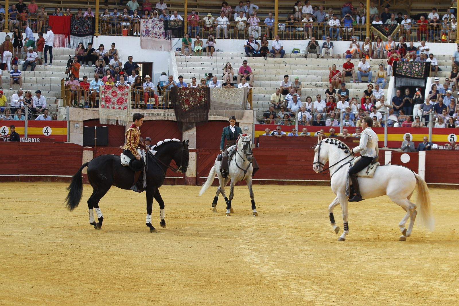 Fotogalería corrida de rejones. Feria de Almería 2019