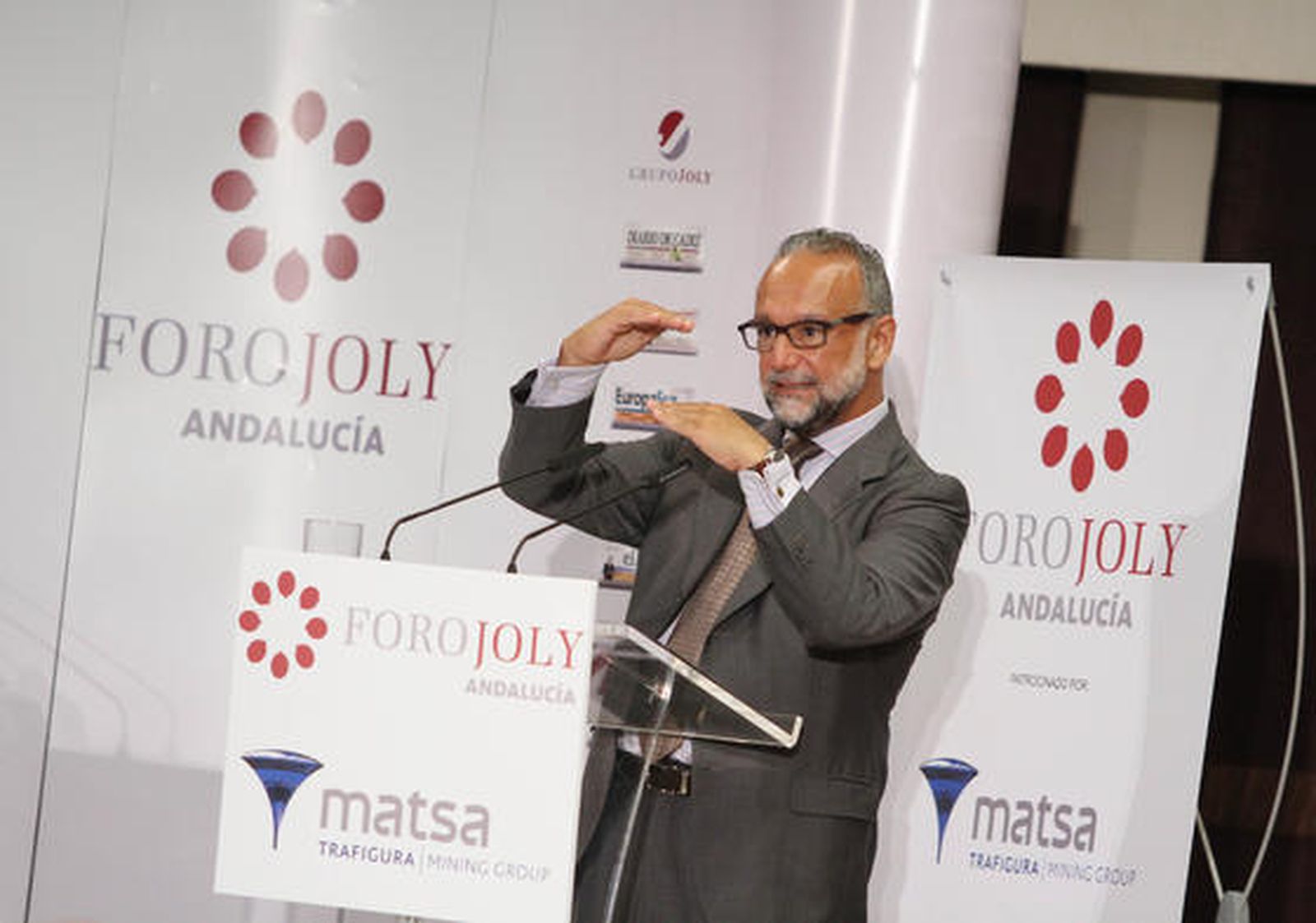 El catedrático de Economía de la Universidad Pablo de Olavide José María O'Kean, durante su intervención en el Foro Joly.