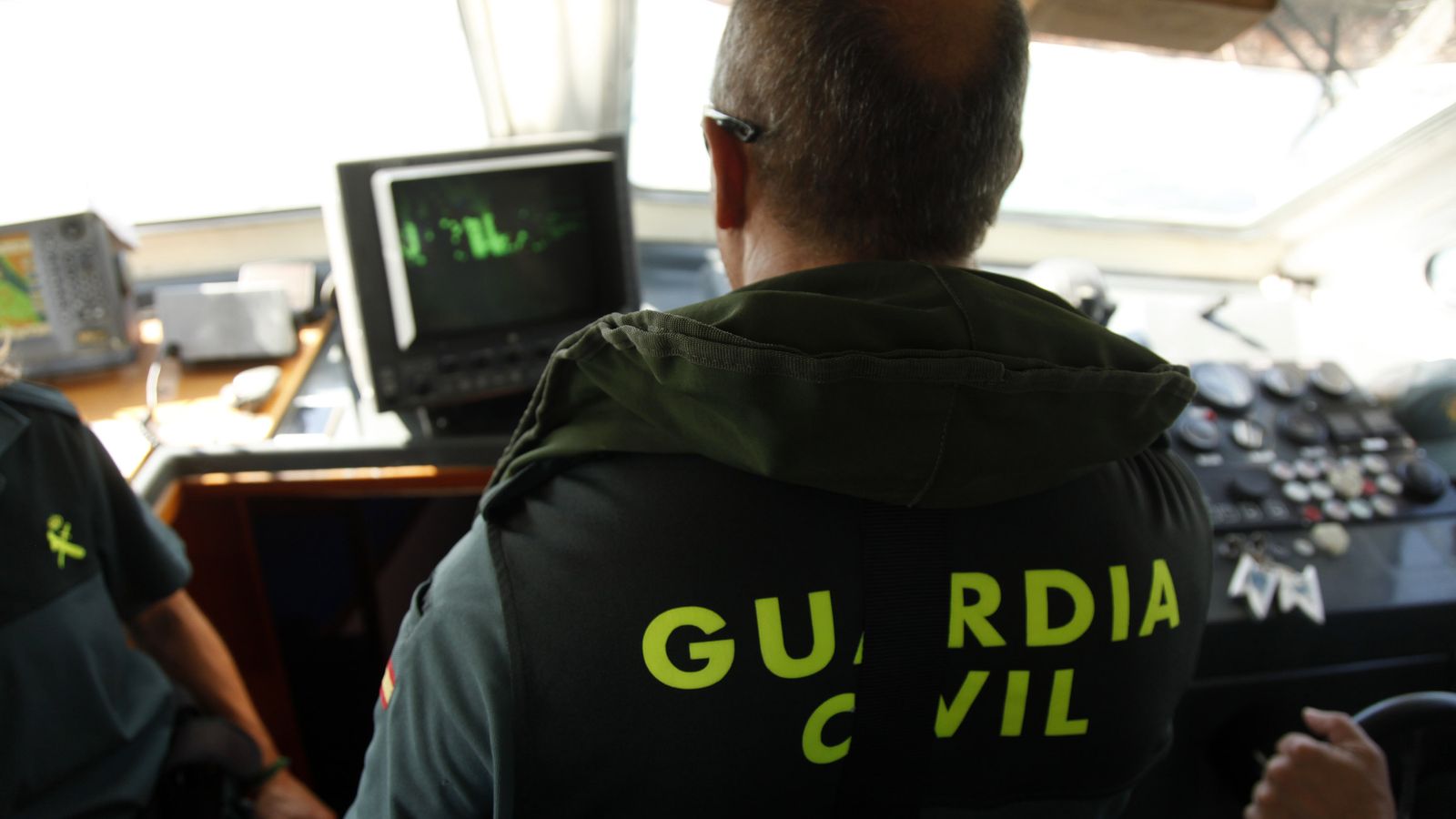 Interior de la embarcación del Servicio Marítimo.