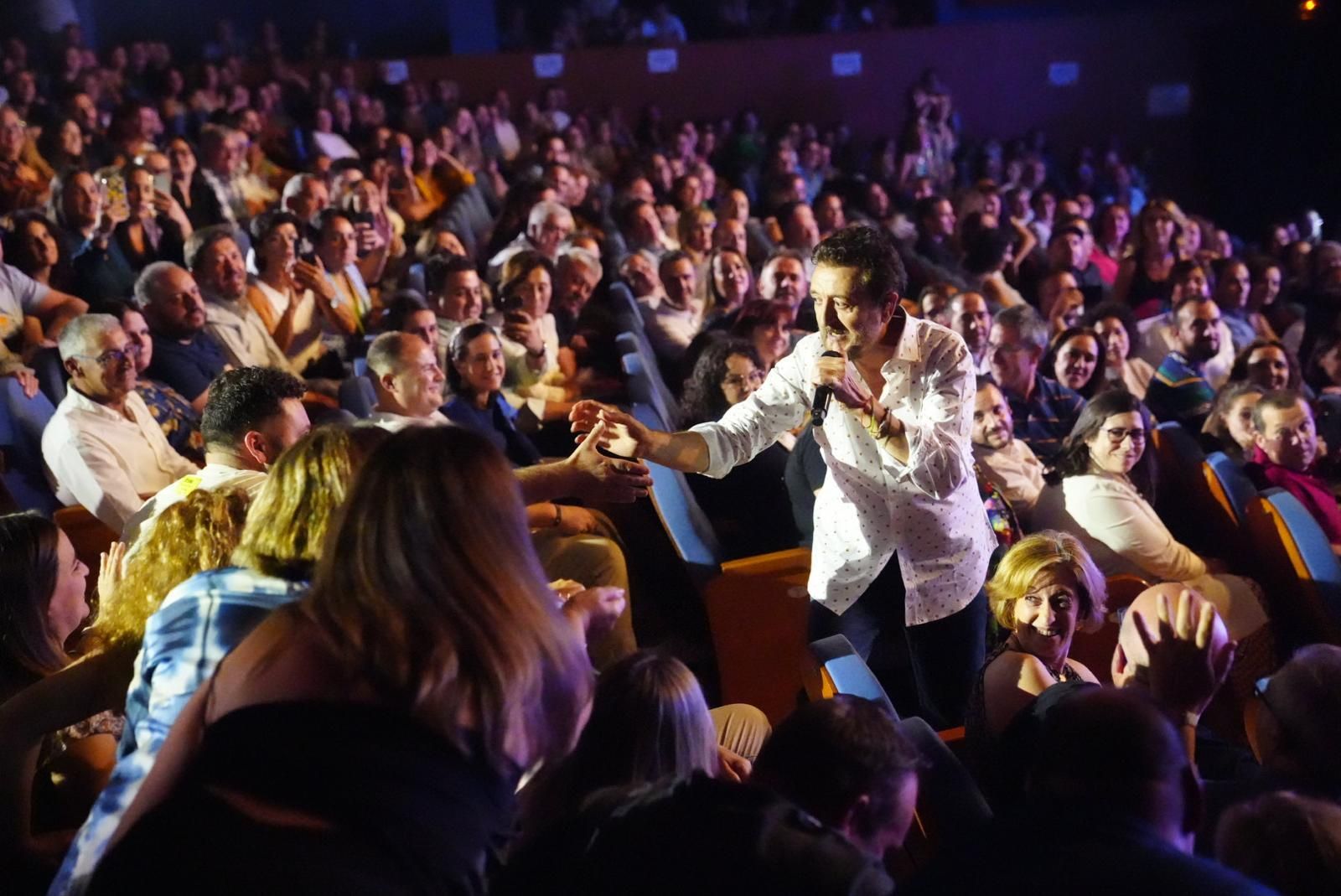 El concierto de Manolo García en el teatro El Silo de Pozoblanco, en fotografías