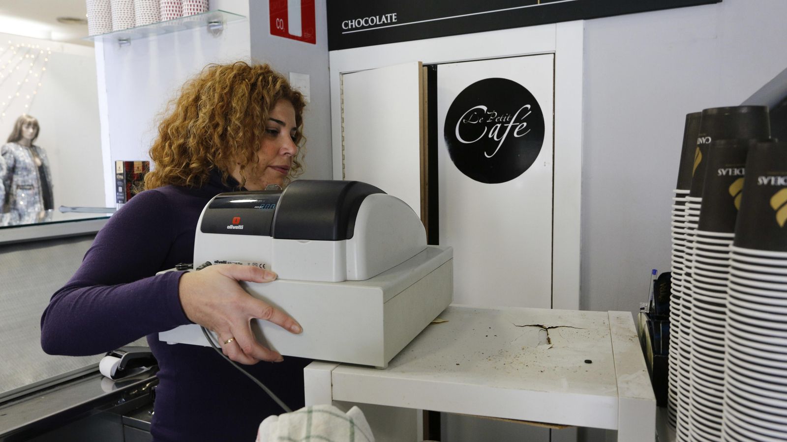Robo en la cafetería Le Petit Café, en el pasaje de la Plaza de la Magdalena.