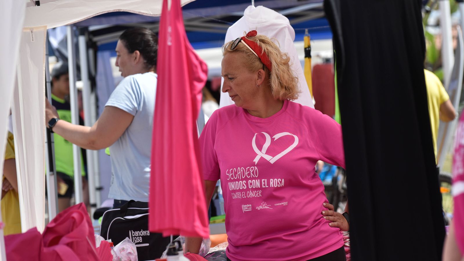 Las fotos del outlet solidario en Getares